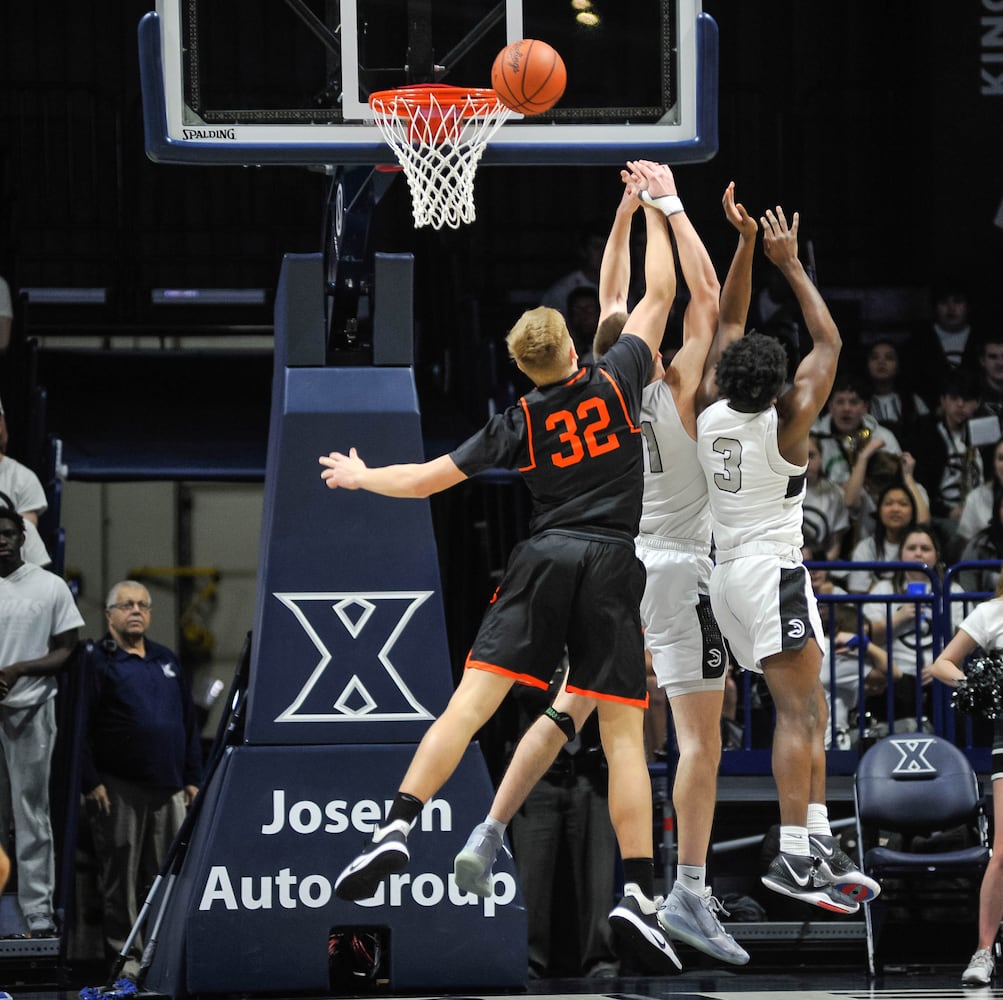 Lakota East beats Beavercreek in boys D1 district basketball final