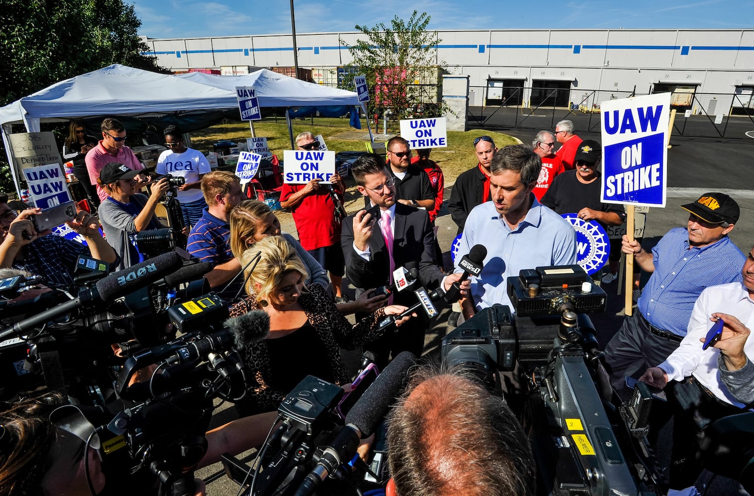 Presidential candidate visits UAW workers on strike in  West Chester