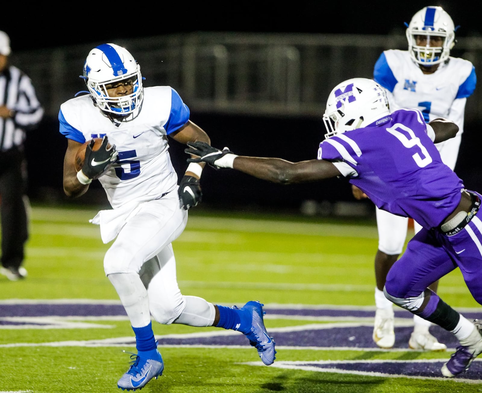 Hamilton’s Keyshawn Stephens carries the ball during their football game against Middletown Friday, Oct. 18, 2019 at Barnitz Stadium in Middletown. Hamilton Big Blue defeated Middletown Middies 41-24. NICK GRAHAM/STAFF