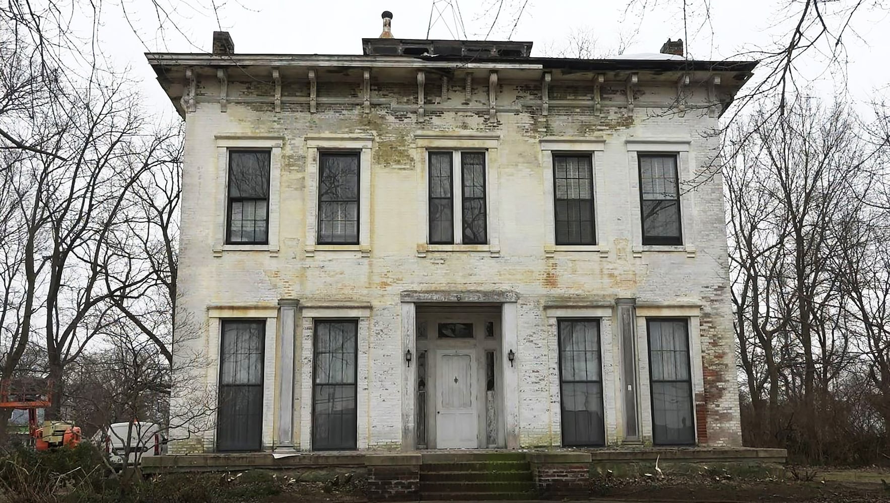 Historic Antebellum mansion being renovated in Lindenwald