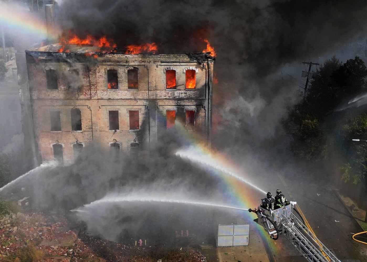 Fire in former Beckett Paper building in Hamilton