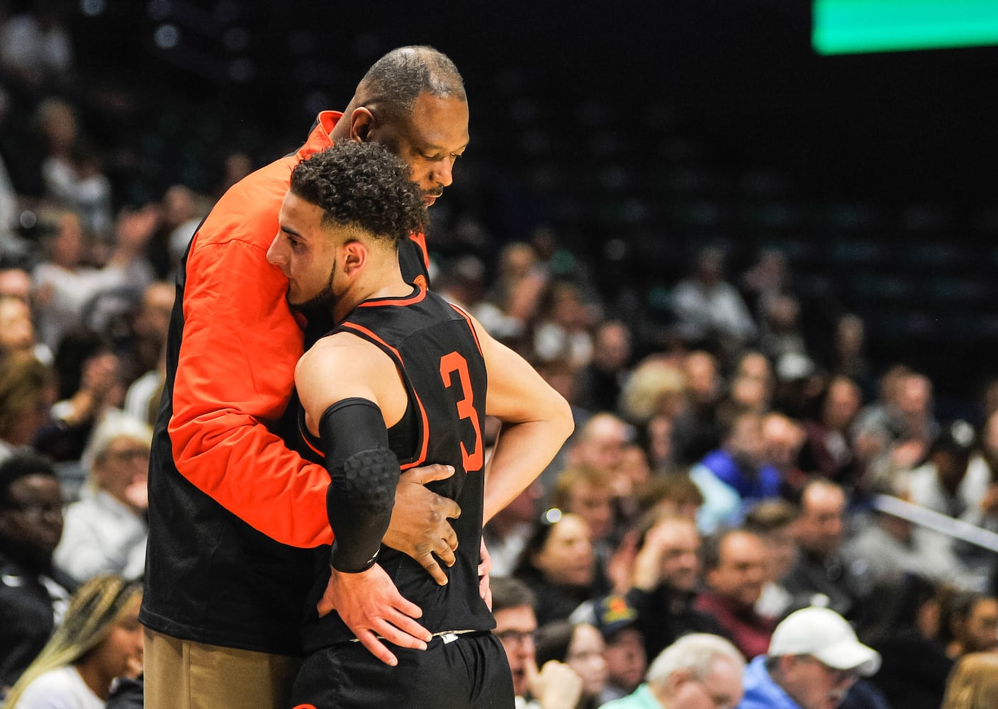 Lakota East beats Beavercreek in boys D1 district basketball final