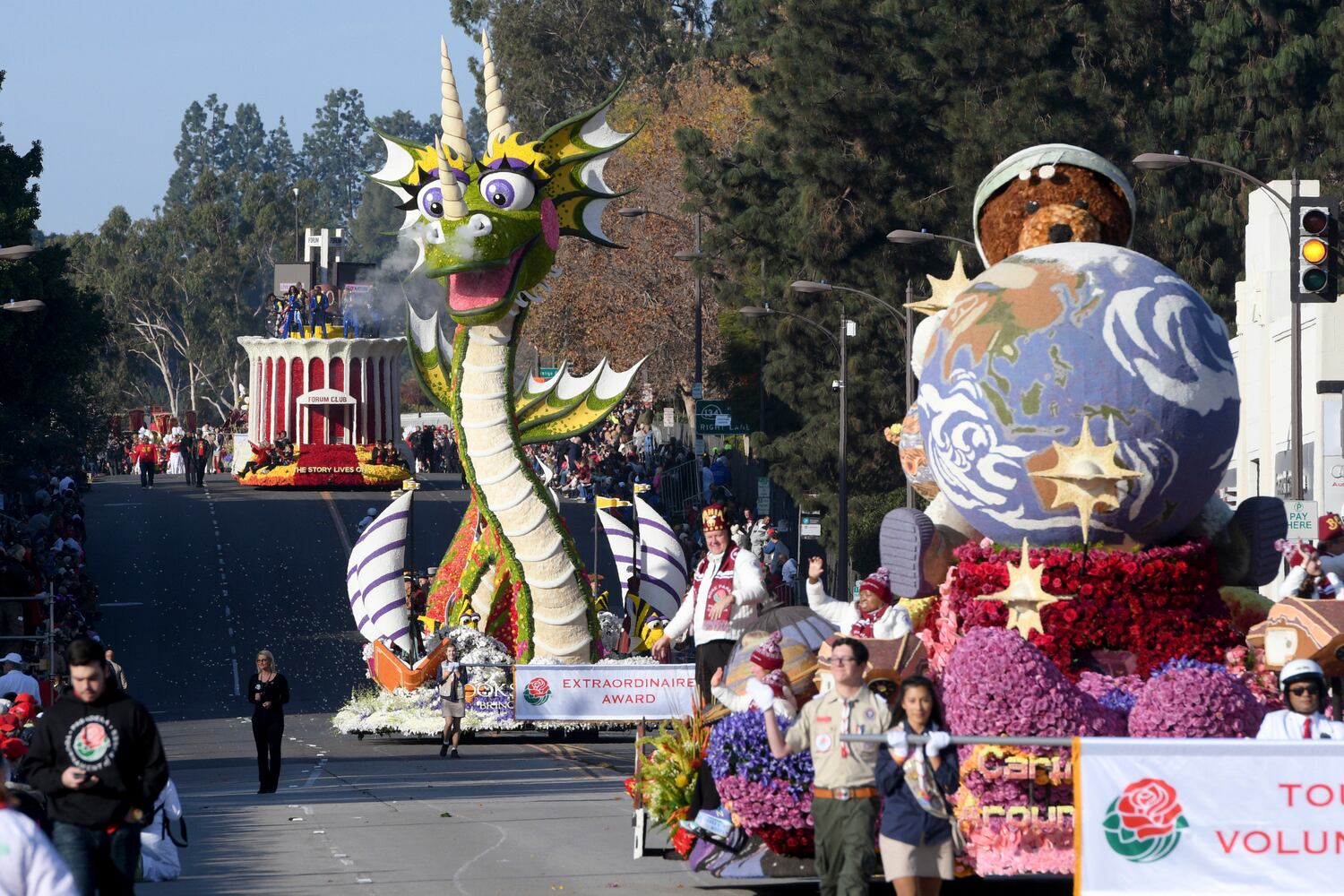 Photos: 2018 Rose Bowl parade