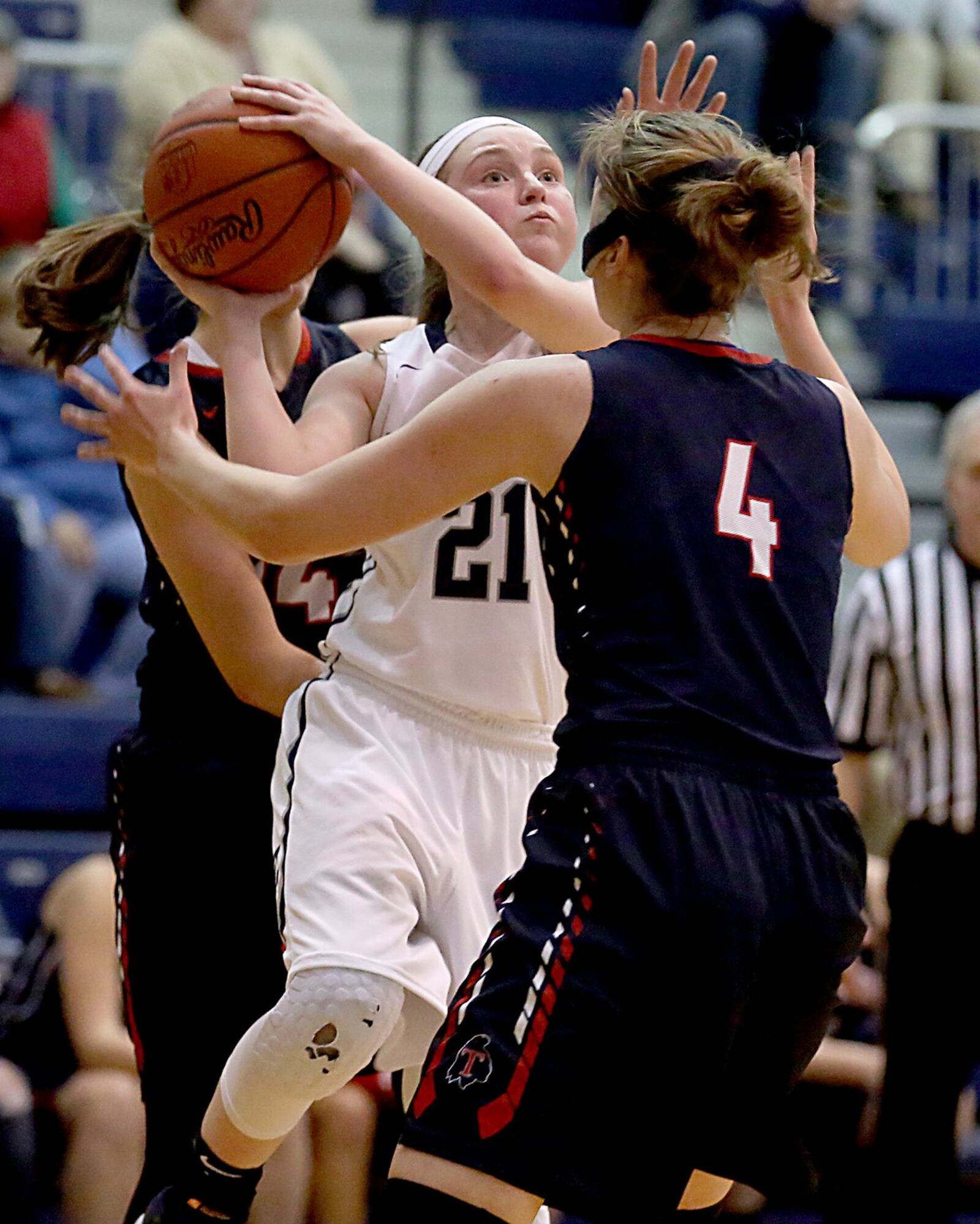 Edgewood guard Cierra Lipps eyes the basket while being covered by Talawanda guard Emma Wright on Wednesday night at Ron Kash Court in Trenton. CONTRIBUTED PHOTO BY E.L. HUBBARD