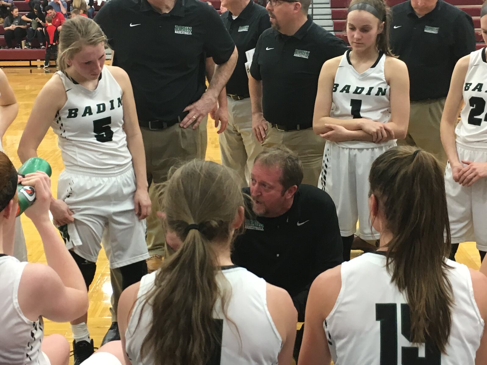 Badin coach Tom Sunderman talks to his team during a timeout in Tuesday night’s Division II sectional semifinal against Franklin at Lebanon. RICK CASSANO/STAFF