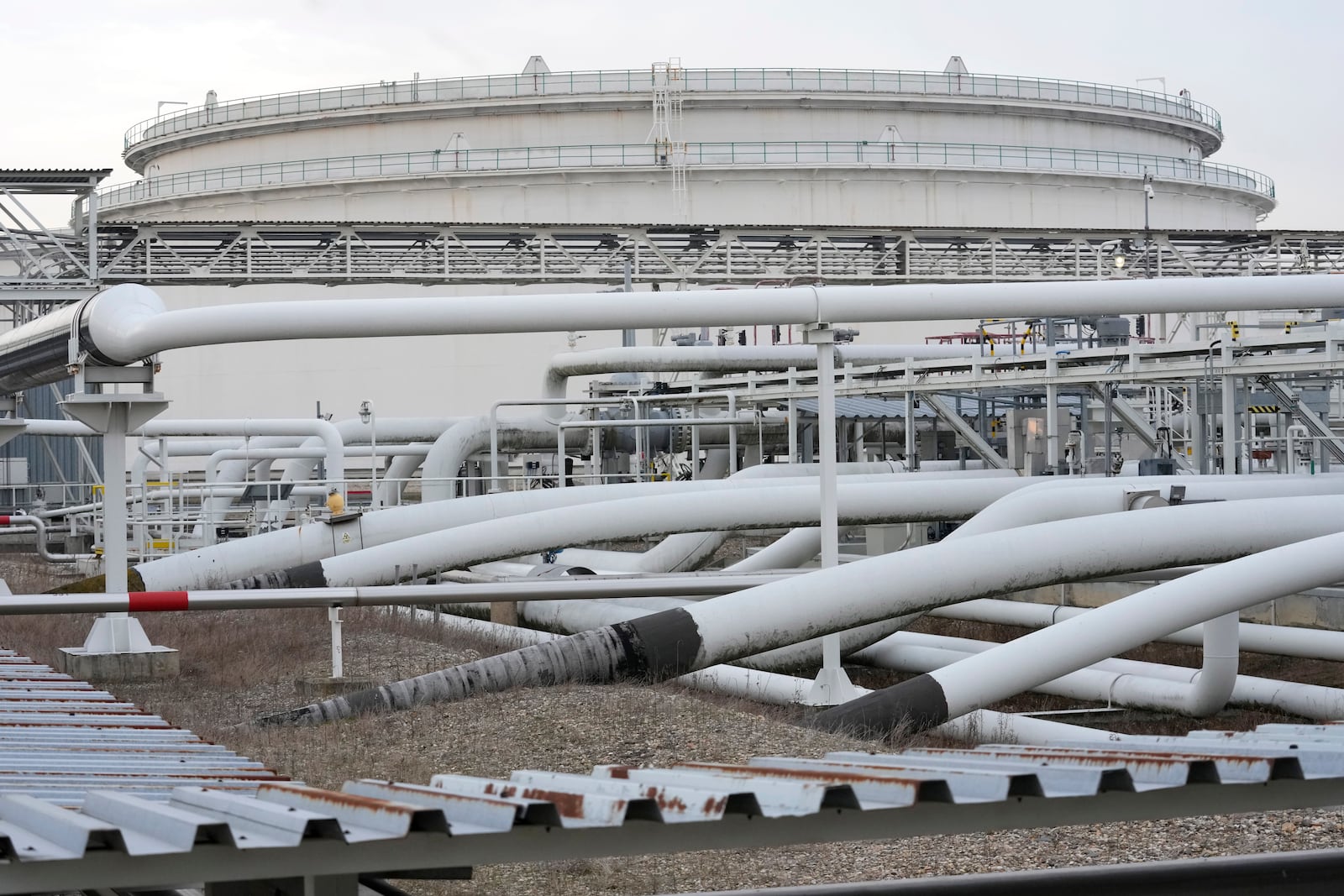 A view of the oil pipes at the Central Oil Tank Farm near Nelahozeves, Czech Republic, Tuesday, Jan. 14, 2025. (AP Photo/Petr David Josek)