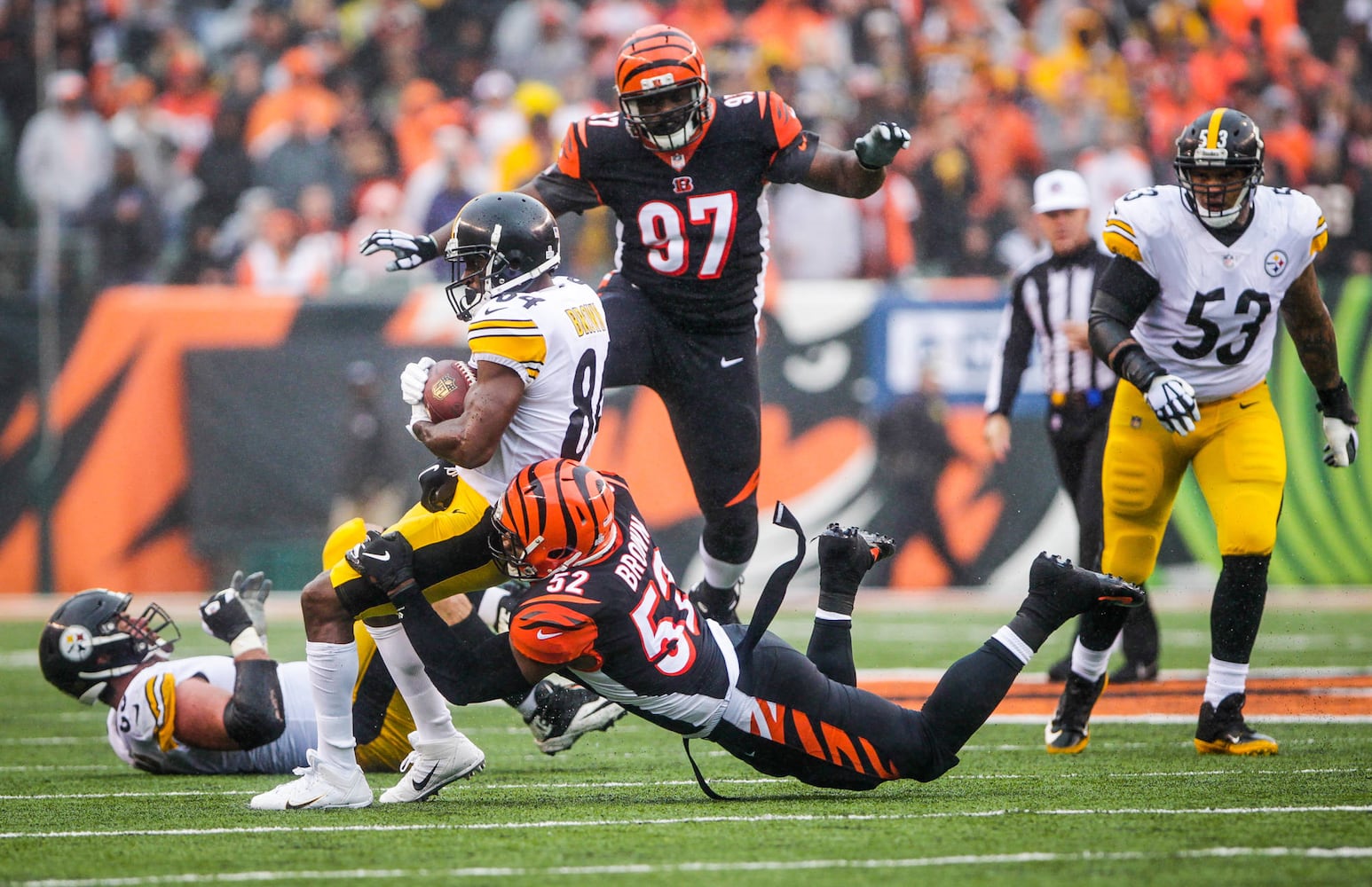 Cincinnati Bengals vs Pittsburgh Steelers football