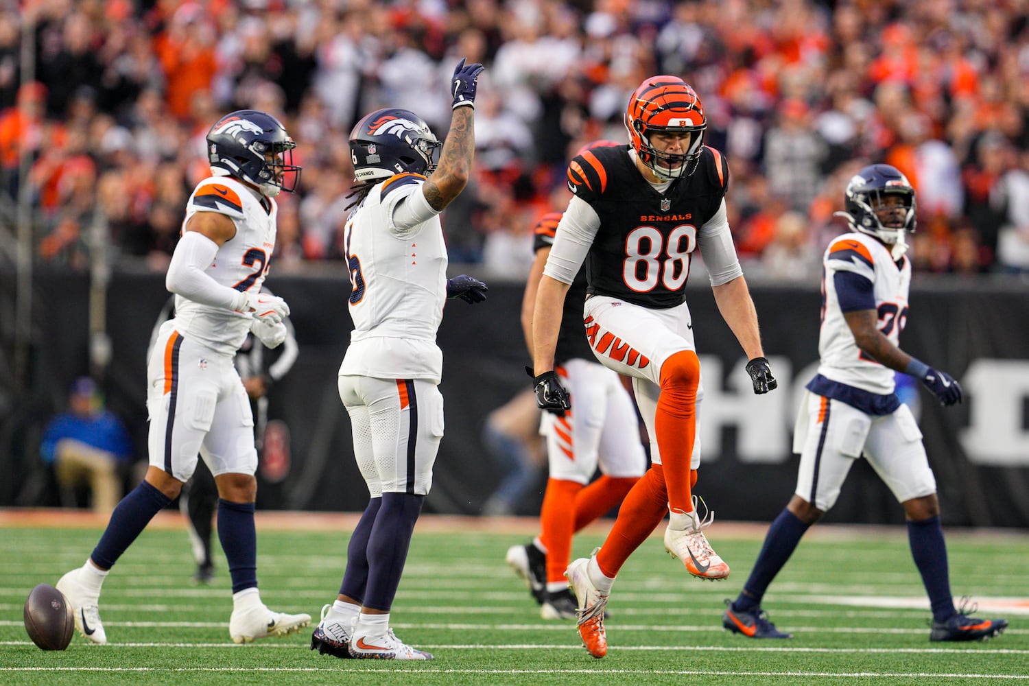 Broncos Bengals Football