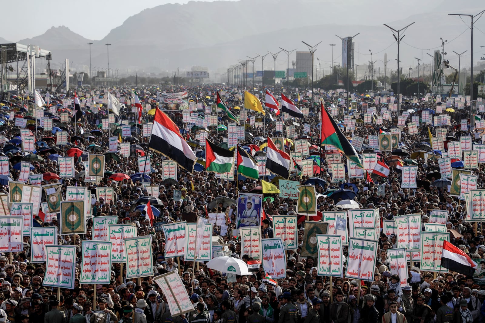 Houthi supporters attend an anti-Israel rally in Sanaa, Yemen, Friday, Dec. 27, 2024. (AP Photo/Osamah Abdulrahman)