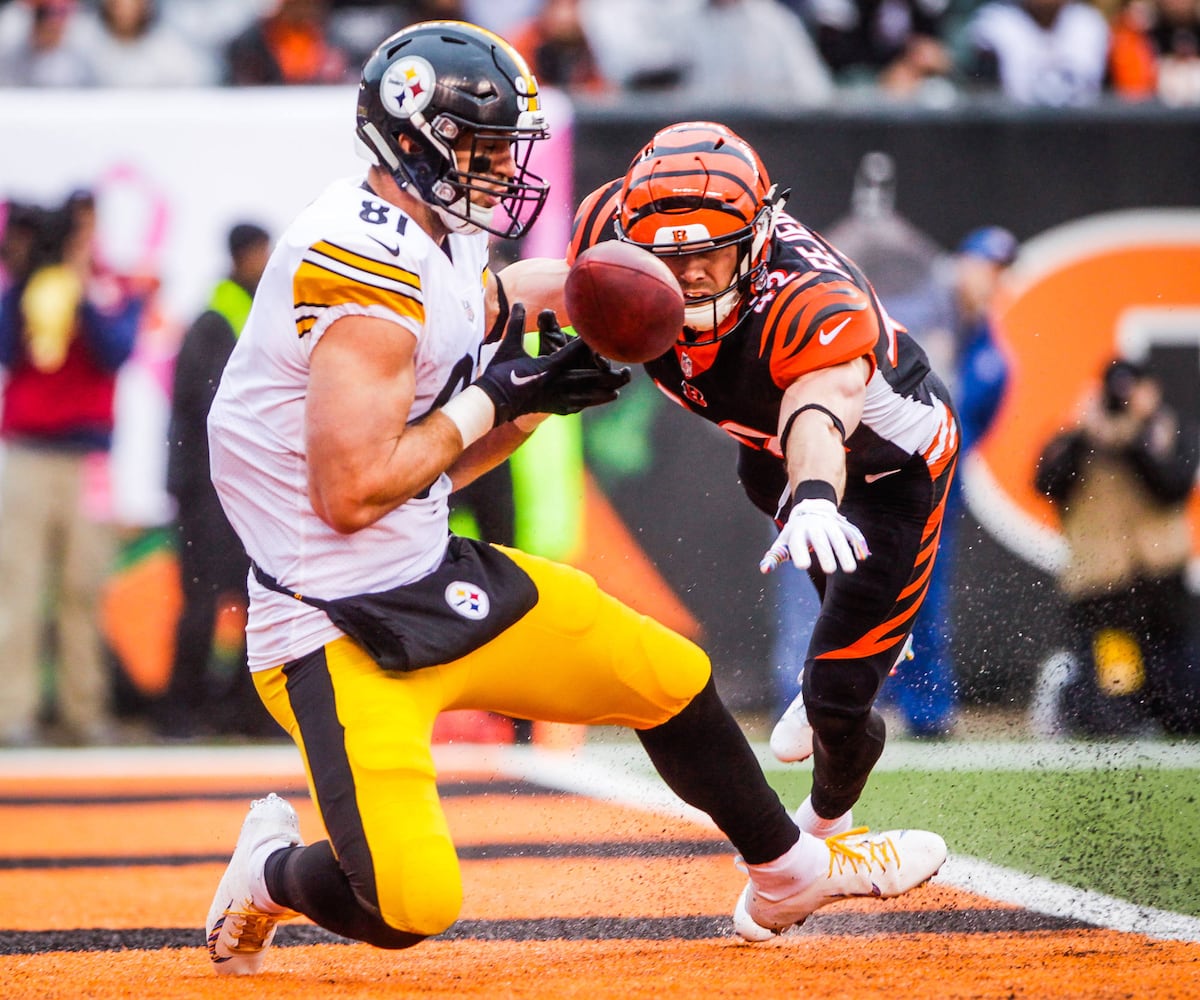 Cincinnati Bengals vs Pittsburgh Steelers football