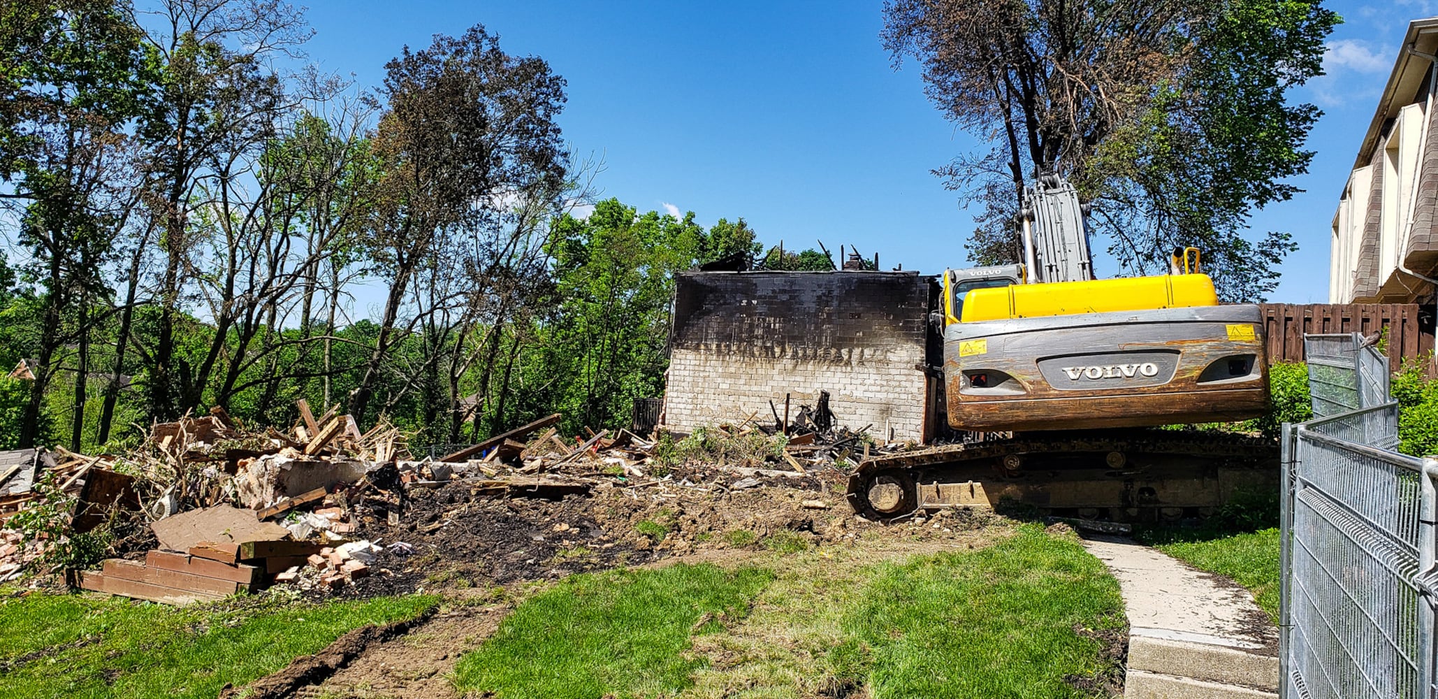 Fire destroys multi-unit apartment building in Fairfield