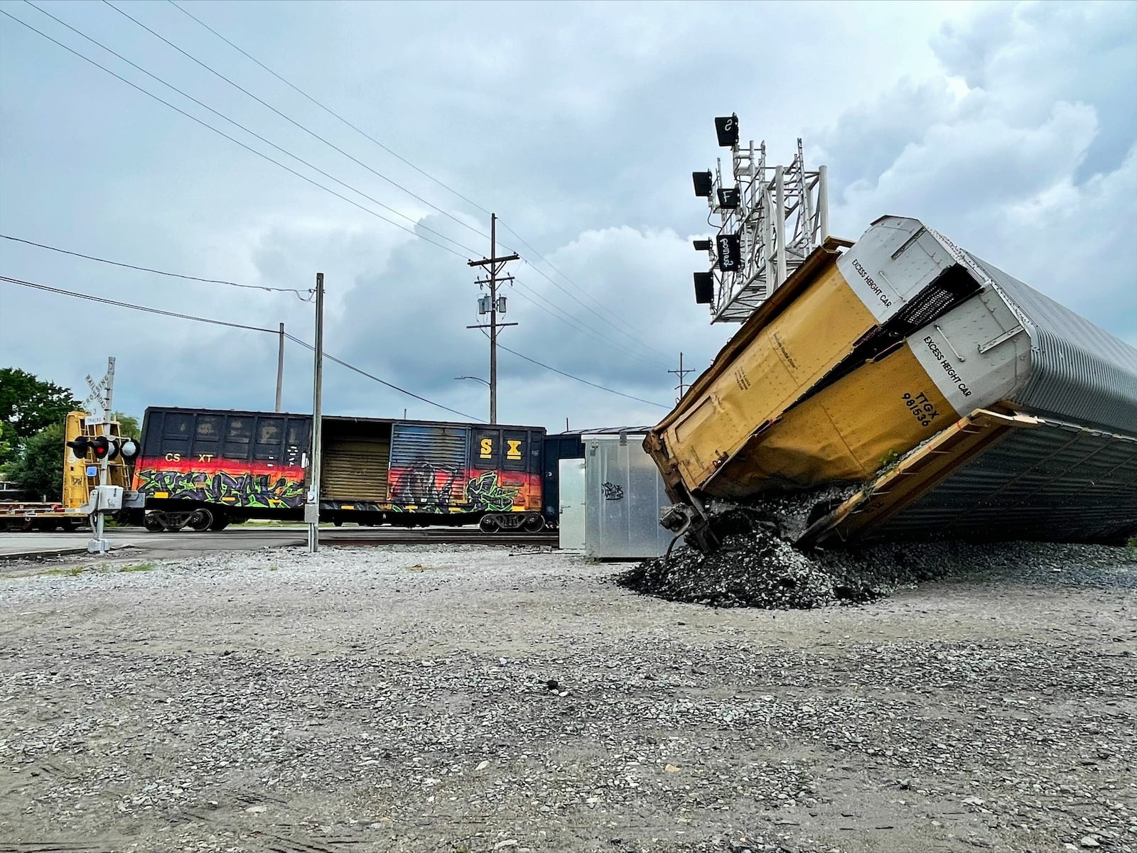 Four cars of a train derailed near Walnut and Seventh Streets in Hamilton in the morning of Friday, May 27, 2022. MANDY GAMBRELL/STAFF