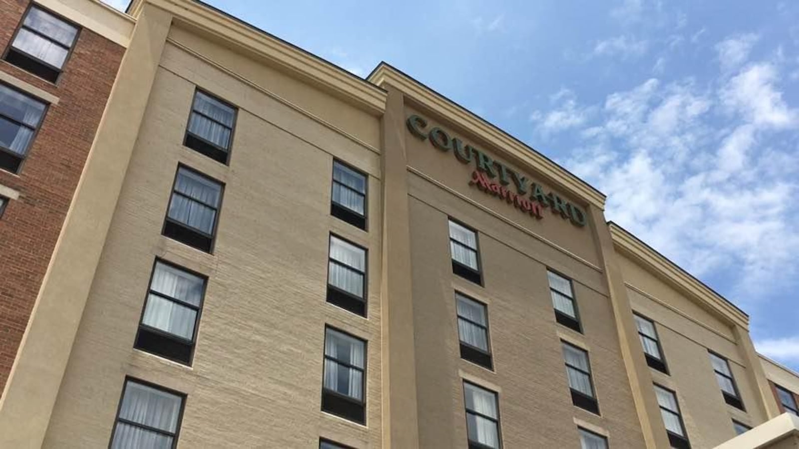 Courtyard By Marriott Hamilton