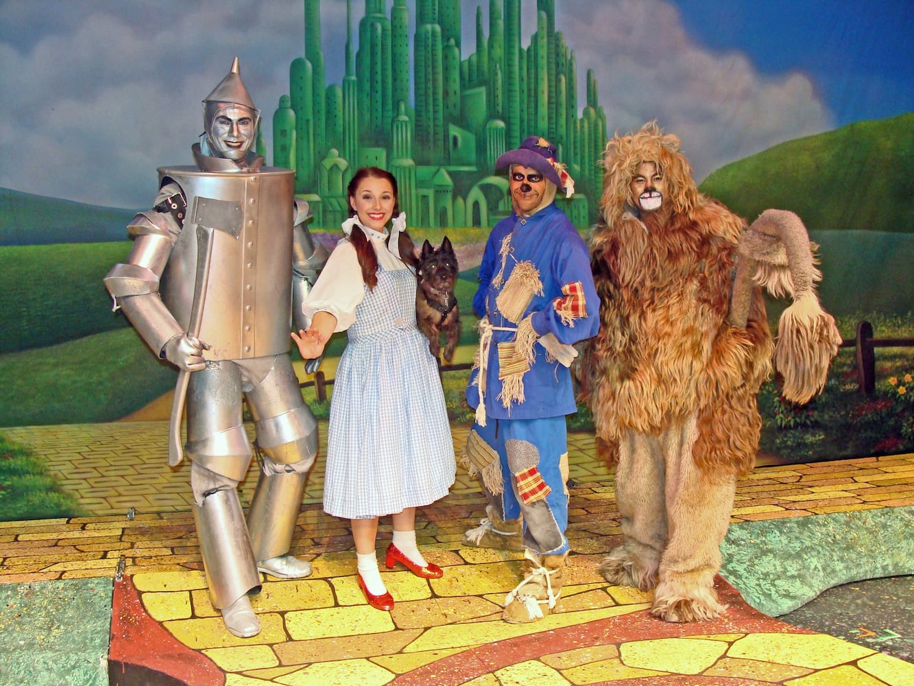 La Comedia presents ‘Wizard of Oz’