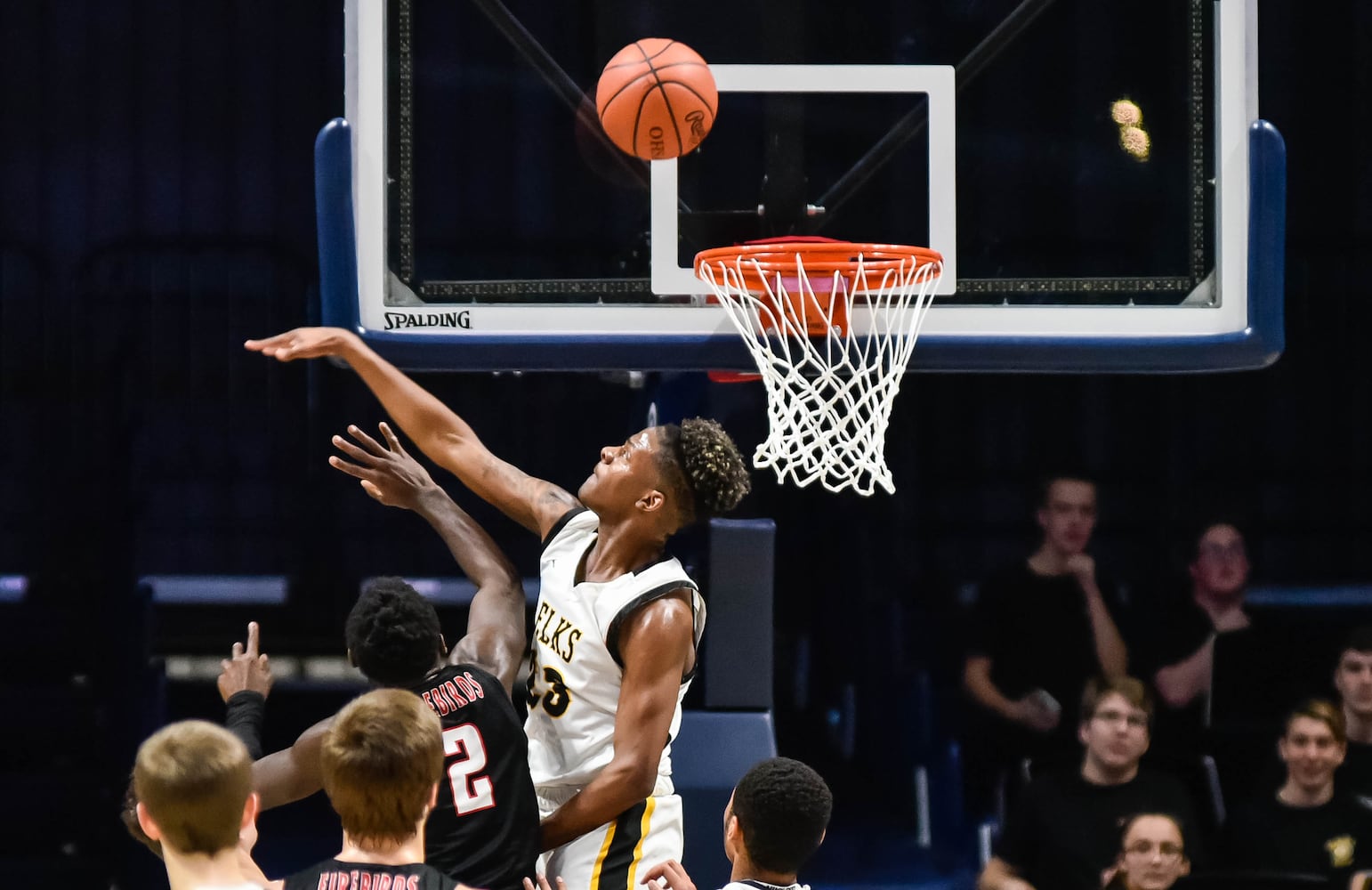 Centerville beats Lakota West in D1 boys district basketball final