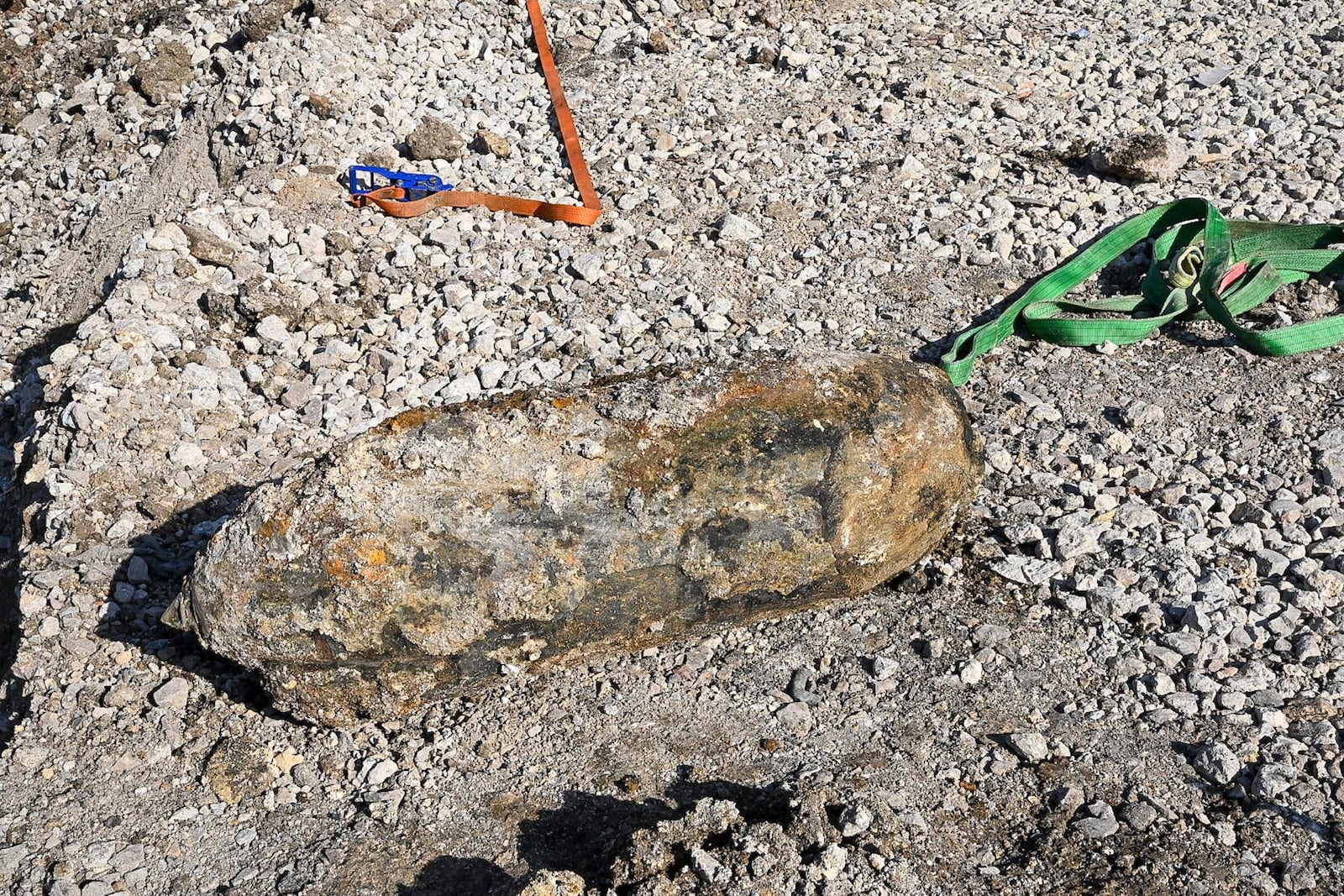 This photo provided by the Paris Police Prefecture shows a huge unexploded World War II-era bomb that caused transportation chaos in Paris, including the suspension of high-speed rail links with London and Brussels and the closure of a vital road artery in the French capital Friday, March 7, 2025 in Saint-Denis, outside Paris. (Prefecture de Police via AP)