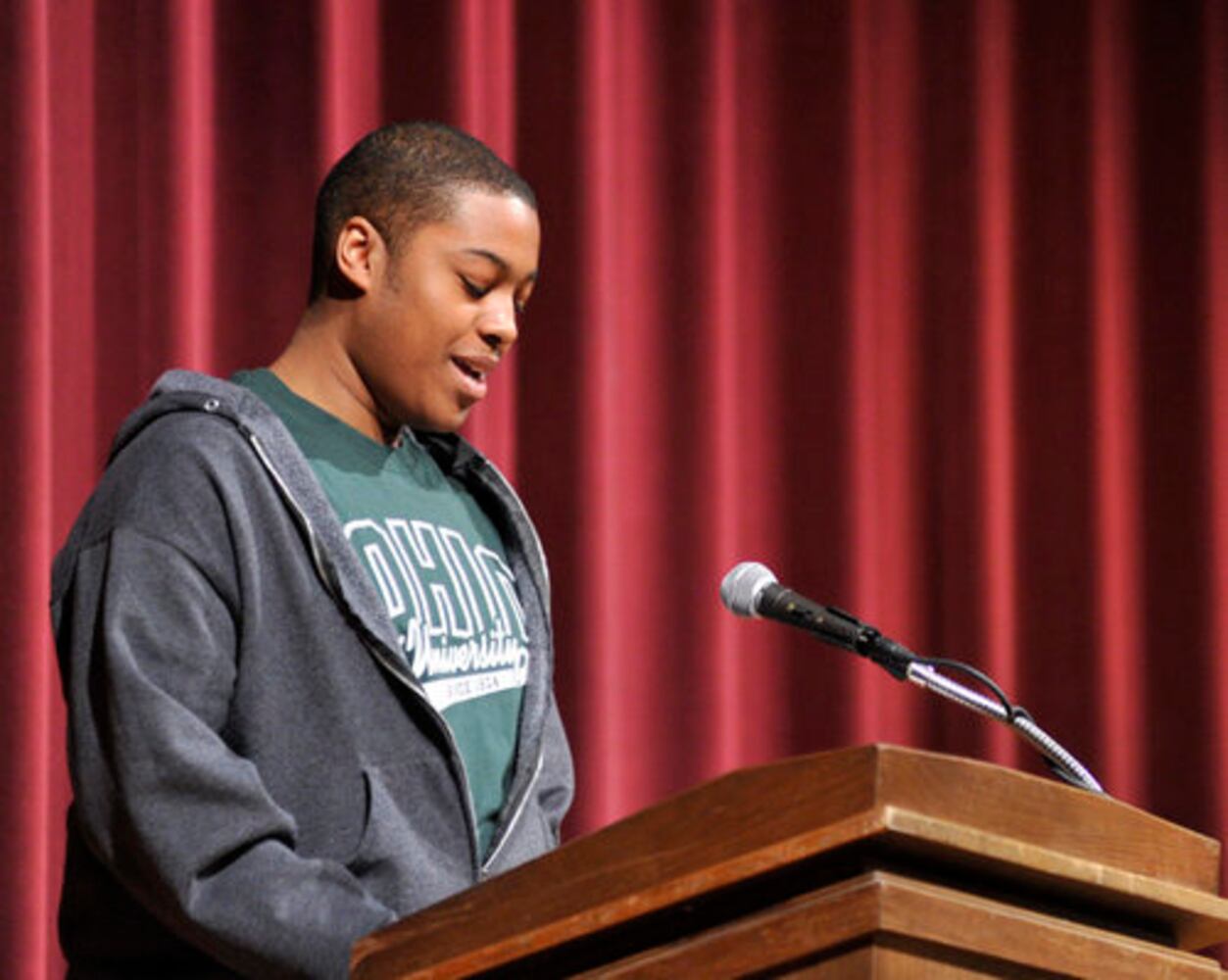 Anita Scott Jones speaks at Middletown H.S.