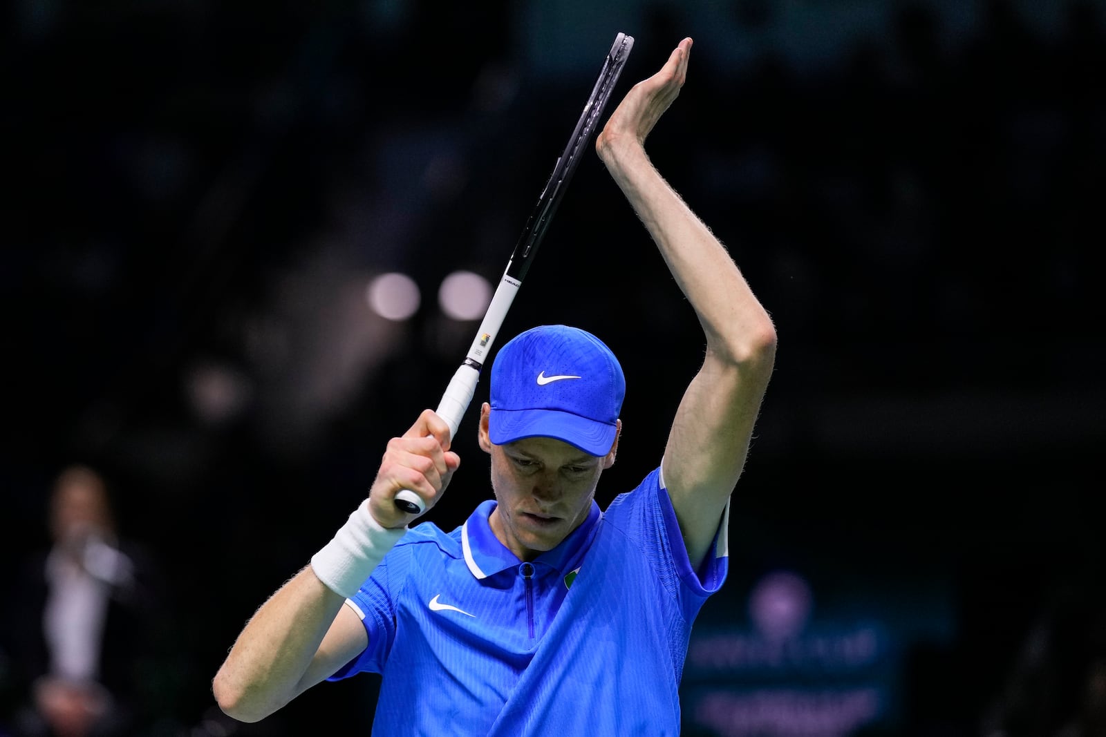 Italy's Jannik Sinner celebrates a point against Argentina's Sebastian Baez during a Davis Cup quarterfinal match at the Martin Carpena Sports Hall in Malaga, southern Spain, on Thursday, Nov. 21, 2024. (AP Photo/Manu Fernandez)