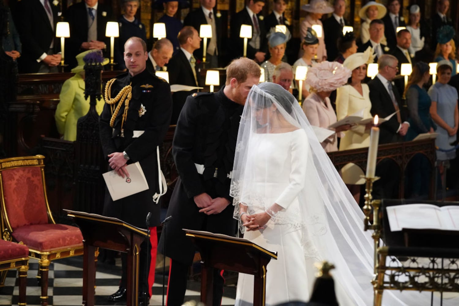 Photos: Meghan Markle’s wedding dress stuns at royal wedding