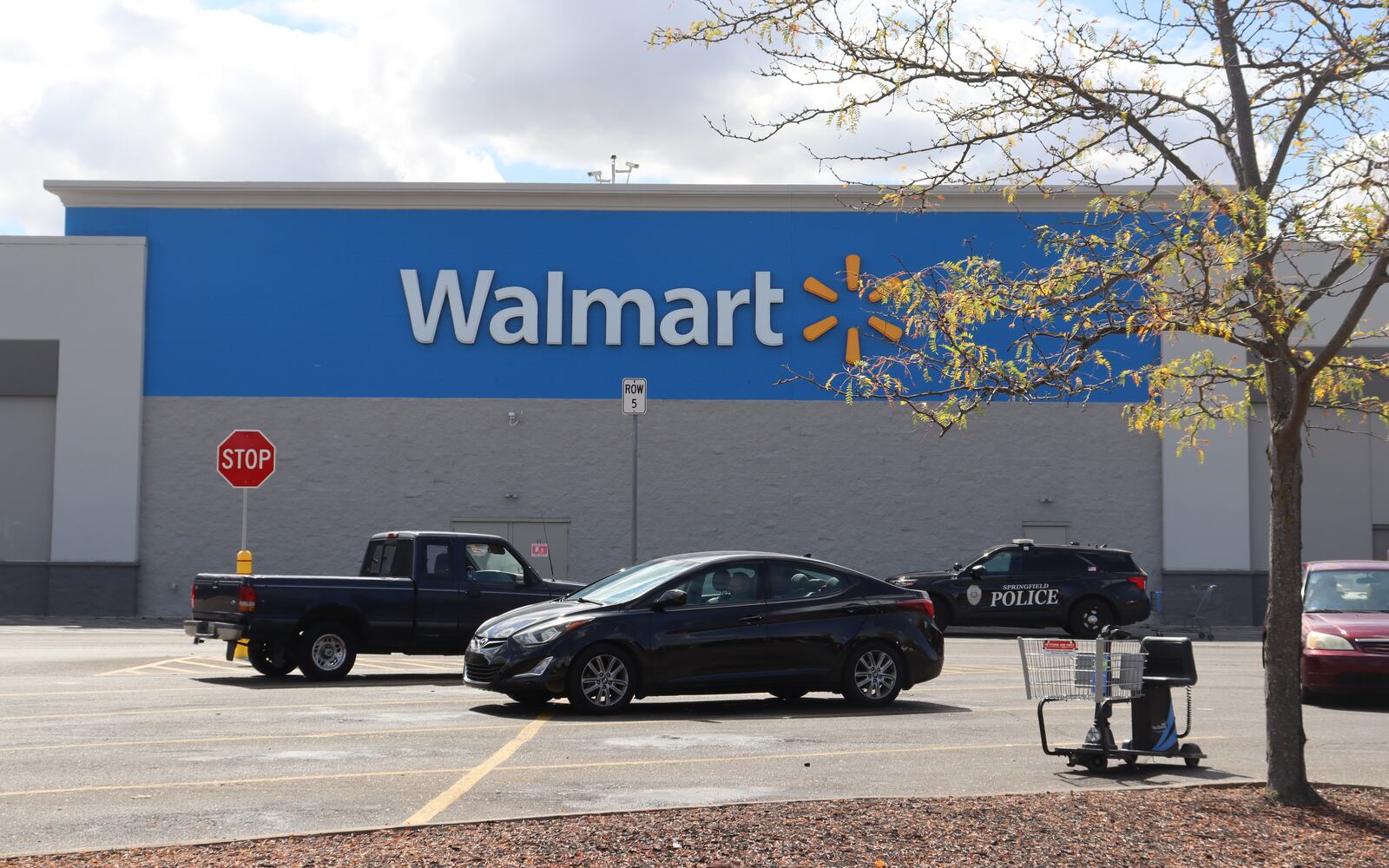 Walmart on Tuttle Road was closed to the public early Wednesday afternoon Sept. 18, 2024. JESSICA OROZCO/STAFF