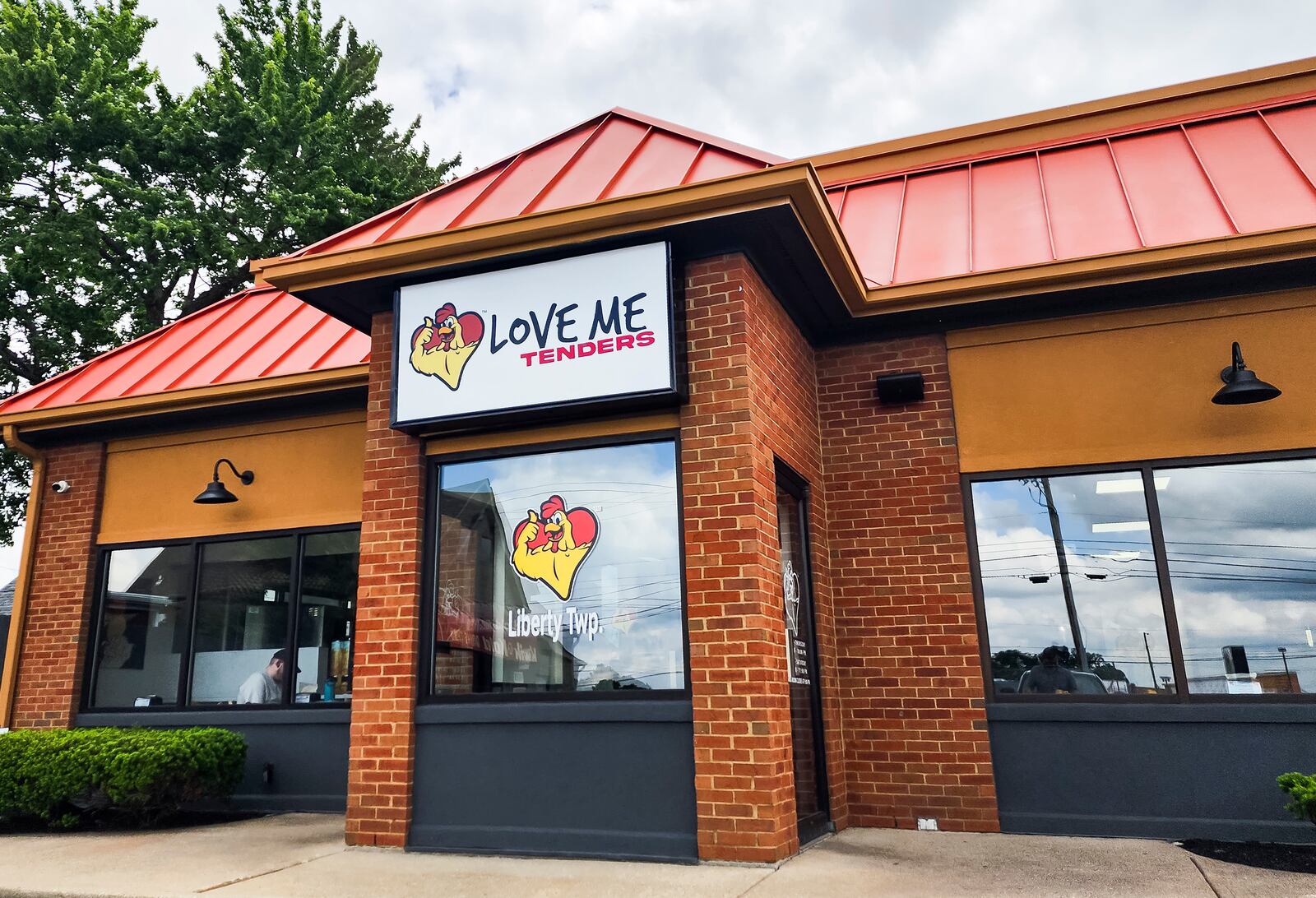 Love Me Tenders has opened on Ohio 4 in Liberty Township. The restaurant features fresh hand-breaded chicken tenders with a variety of sauces for dipping, wraps, chicken sandwiches, fries, saratoga chips, garlic toast, coleslaw and more. NICK GRAHAM/STAFF