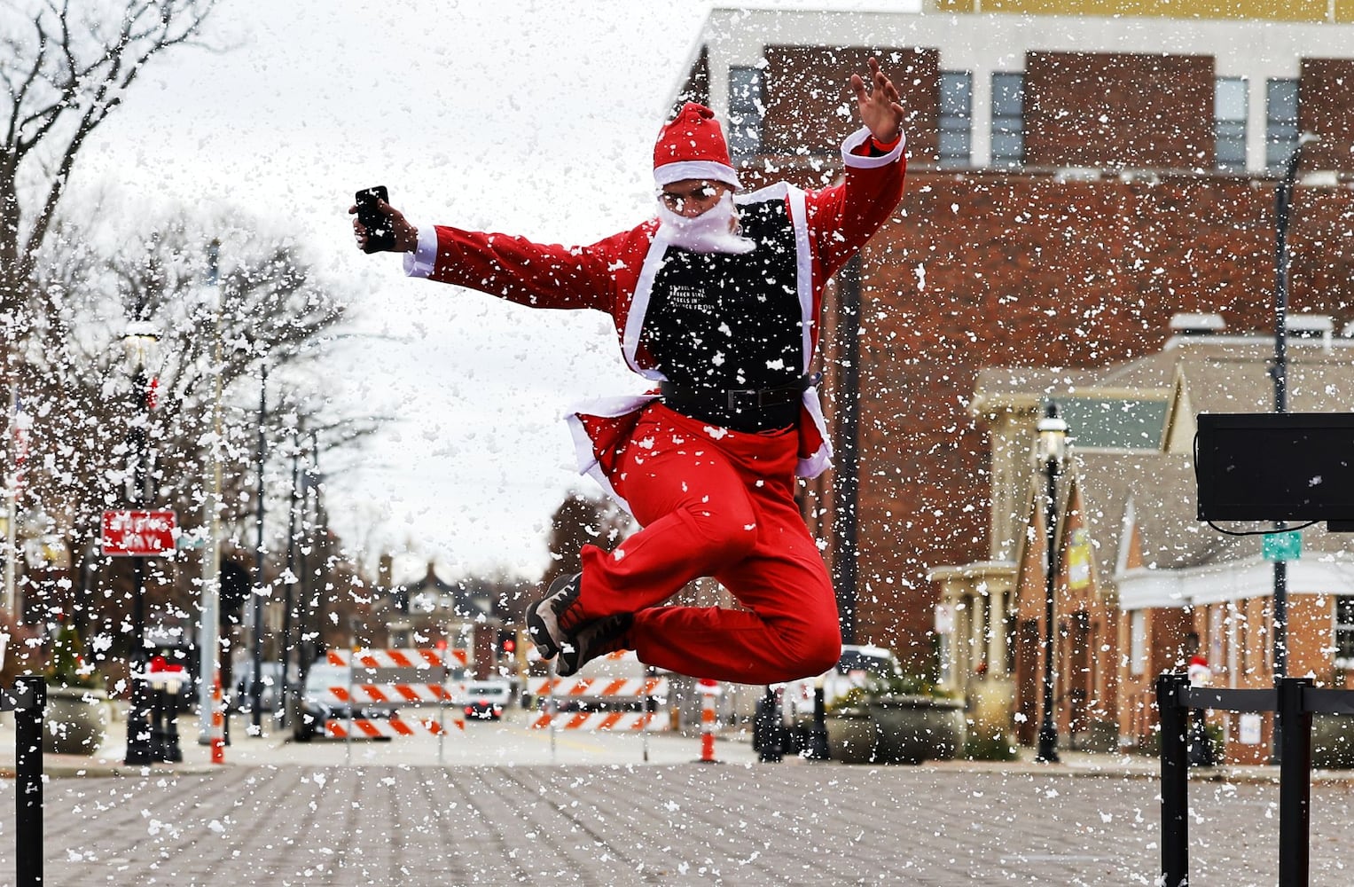 120223 SantaCon Hamilton