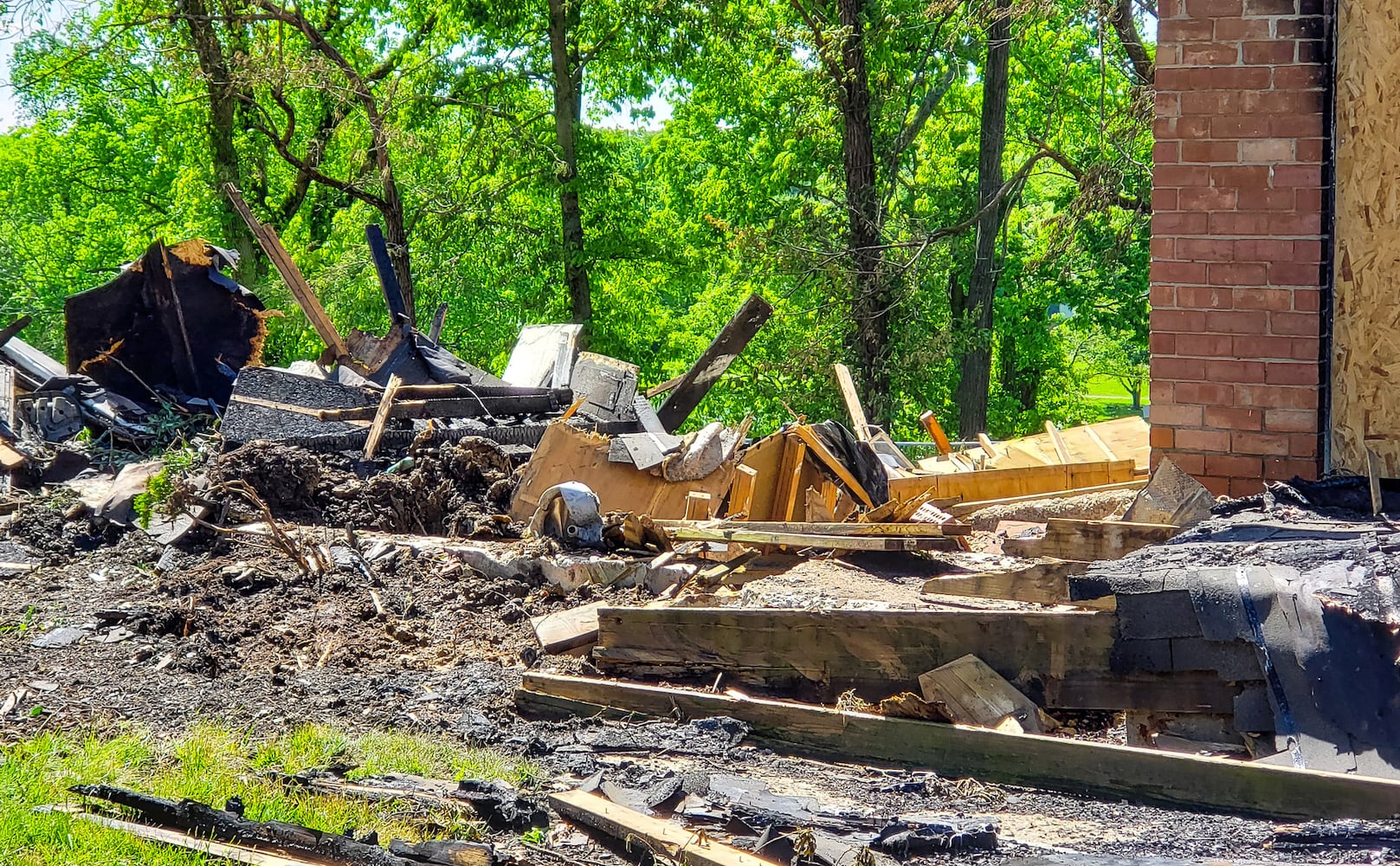 Fire destroys multi-unit apartment building in Fairfield