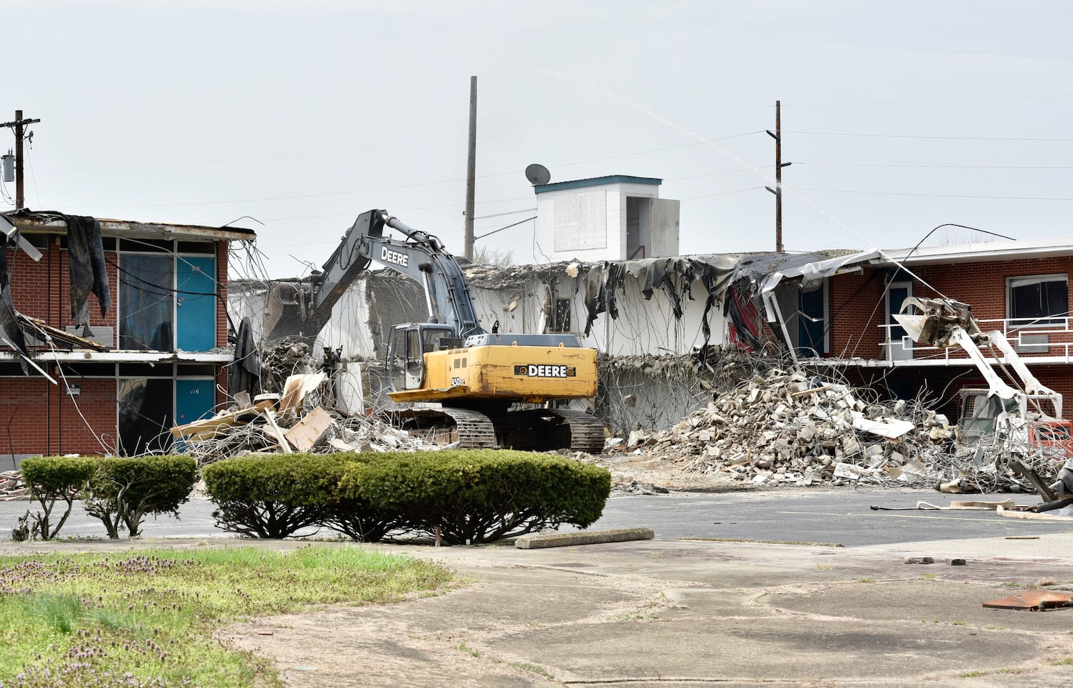 PHOTOS Hamilton Inn demolished this week