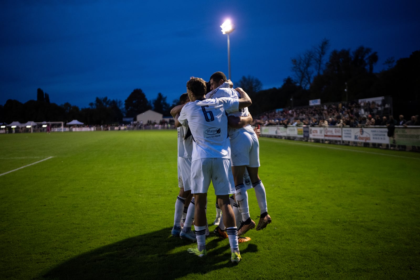 Bordeaux players celebrate a goal during the Championnat National 2 soccer match between Saumur and Bordeaux, in Saumur, France, Saturday, Oct. 5, 2024.(AP Photo/Louise Delmotte)