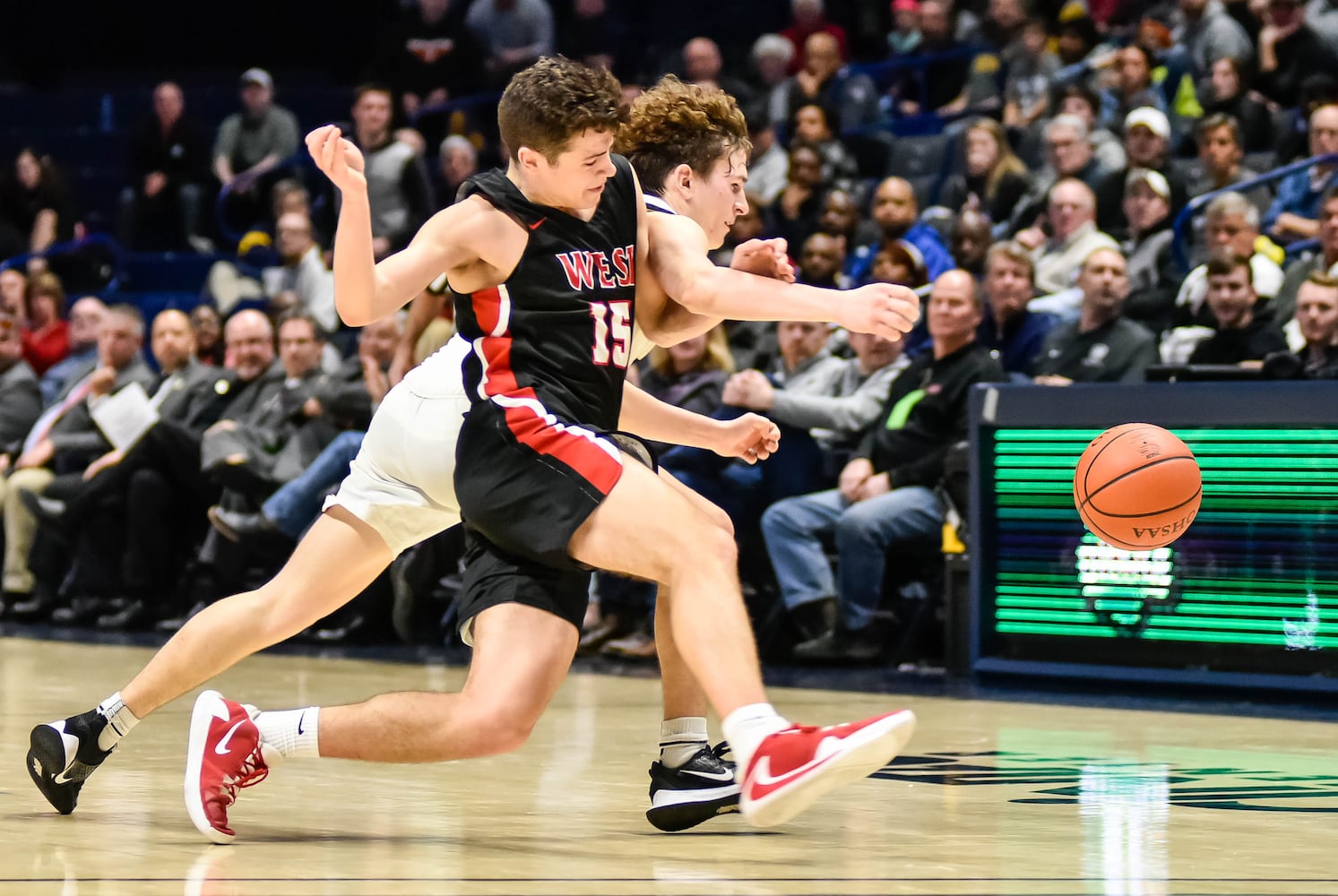 Centerville beats Lakota West in D1 boys district basketball final