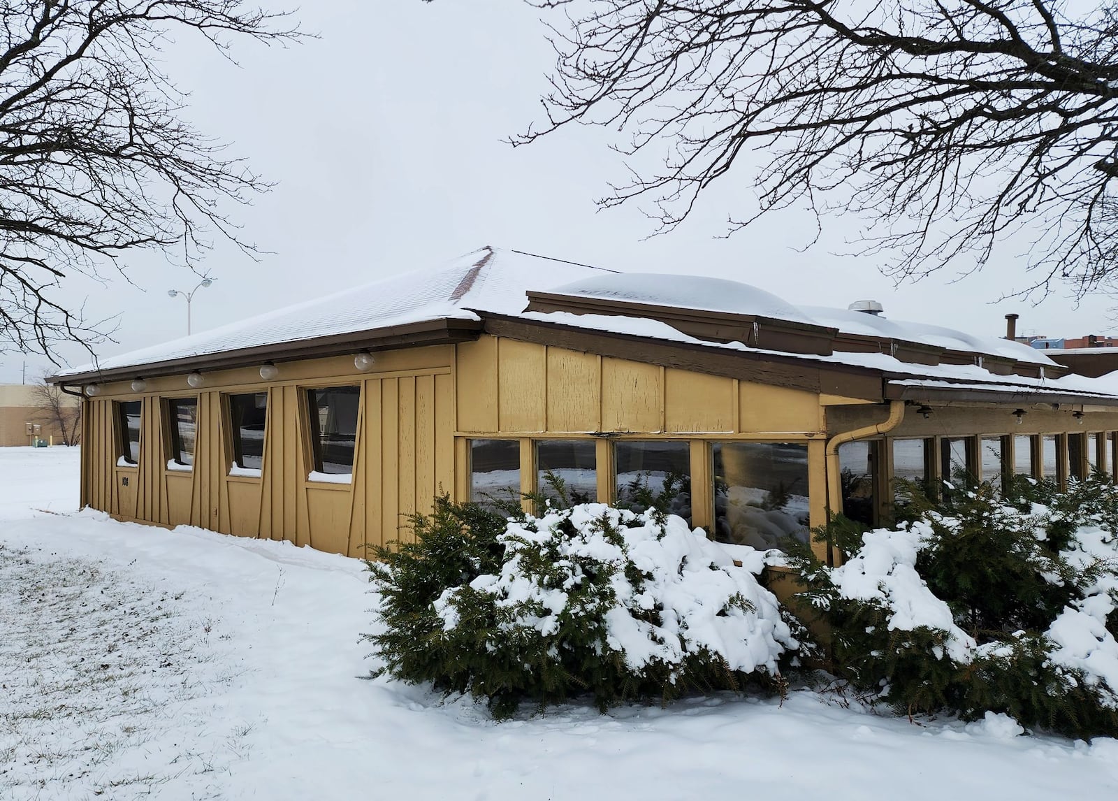 The former Pizza Hut location at 108 N. Brookwood Ave. in Hamilton has been purchased and the site will become a new Gold Star restaurant, which is relocating from Main Street. NICK GRAHAM/STAFF