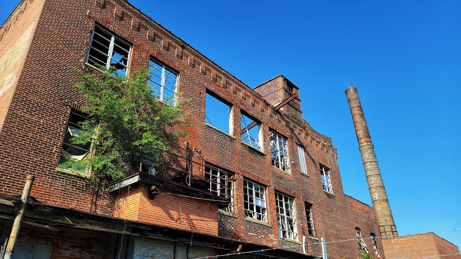 The former French Bauer Dairy building at 551 N. 6th St. has been the site of several fires in recent years. NICK GRAHAM/STAFF