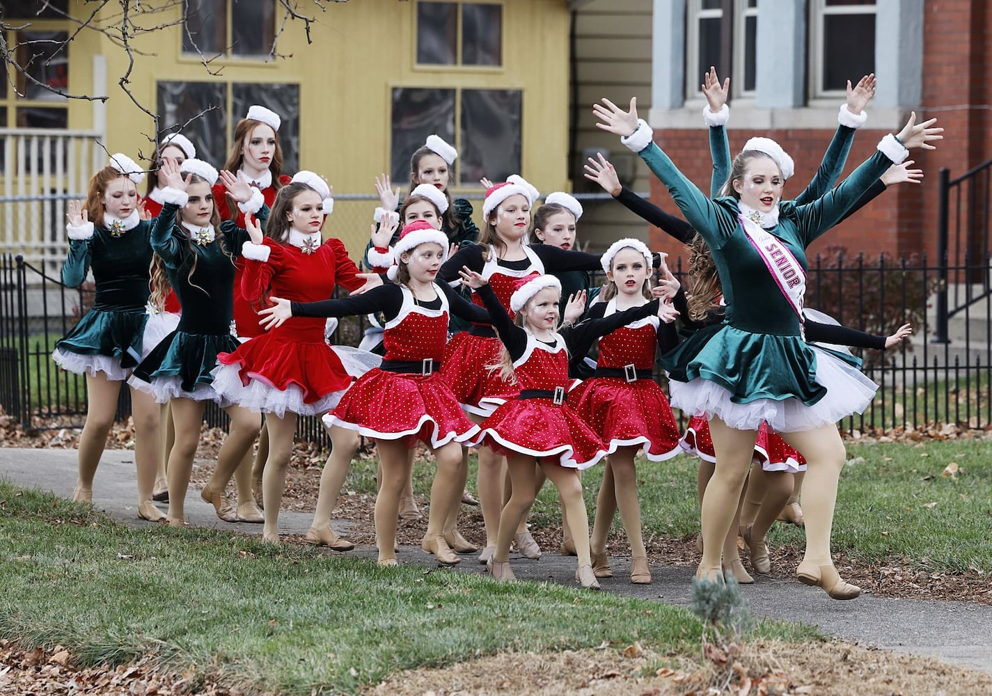 112622 Santa parade Middletown