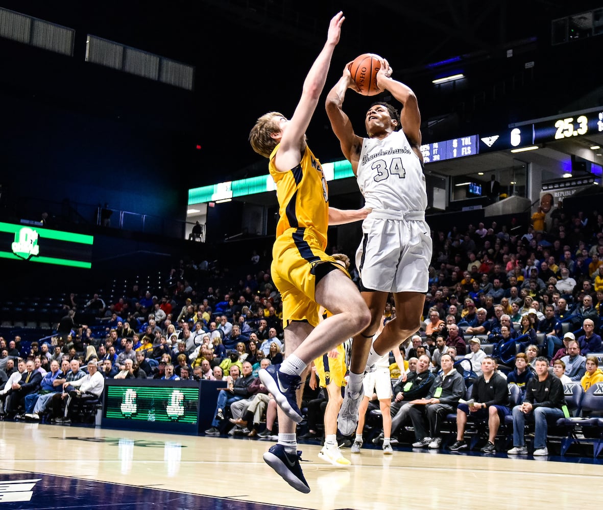 Lakota East falls to Moeller in D1 Regional basketball semifinal