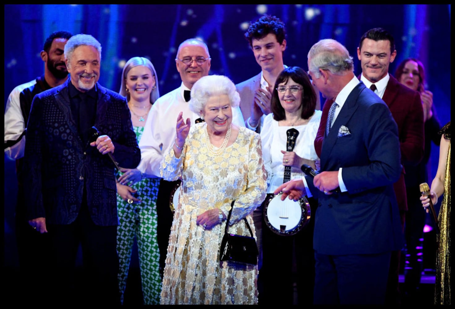 queen elizabeth ii celebrates 92nd birthday