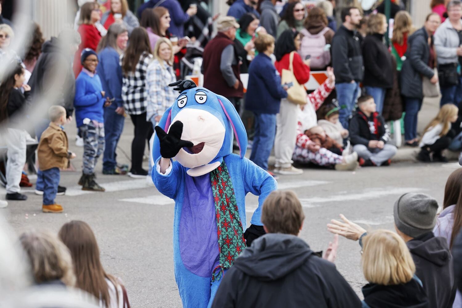 112622 Santa parade Middletown