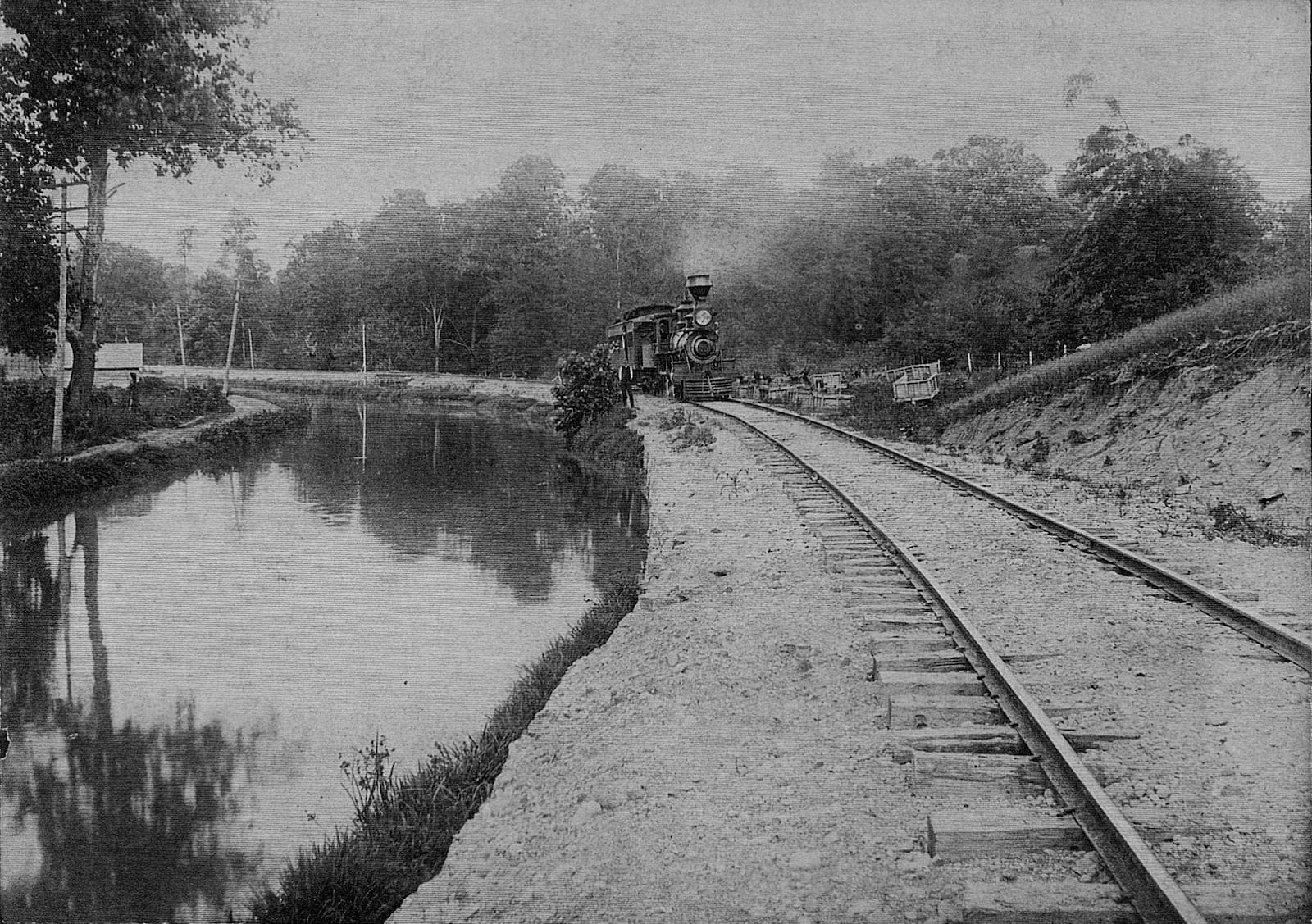 Until the 1913 Great Miami River flood this would have been the scene if you looked  along the Miami-Erie Canal near the Woodsdale resort. Woodsdale Island, the self-proclaimed "playground of southwest Ohio" offered food, drink and dancing to all. CREDIT: MIDPOINTE LIBRARY COLLECTION/George C. Crout collection.