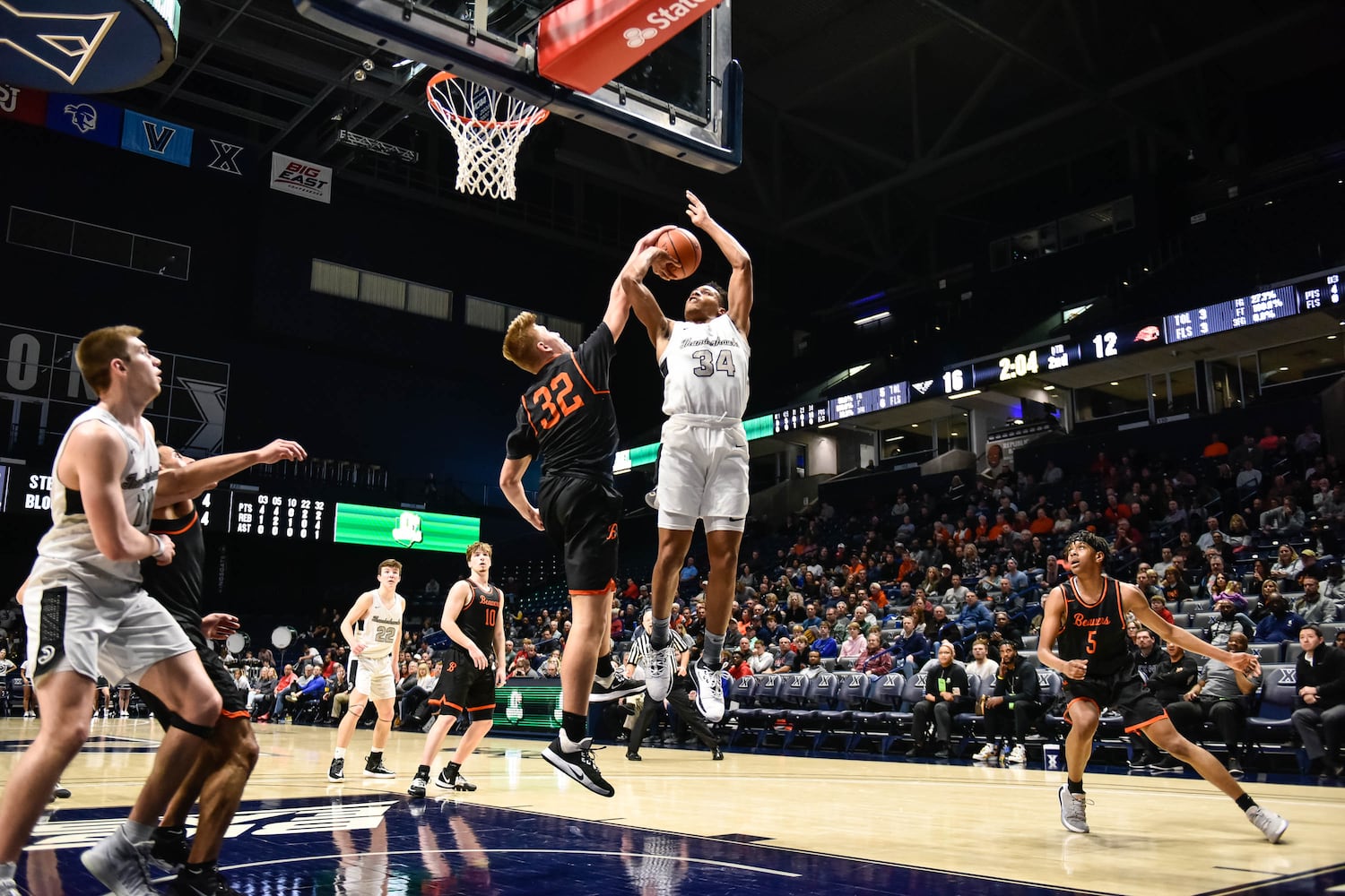 Lakota East beats Beavercreek in boys D1 district basketball final