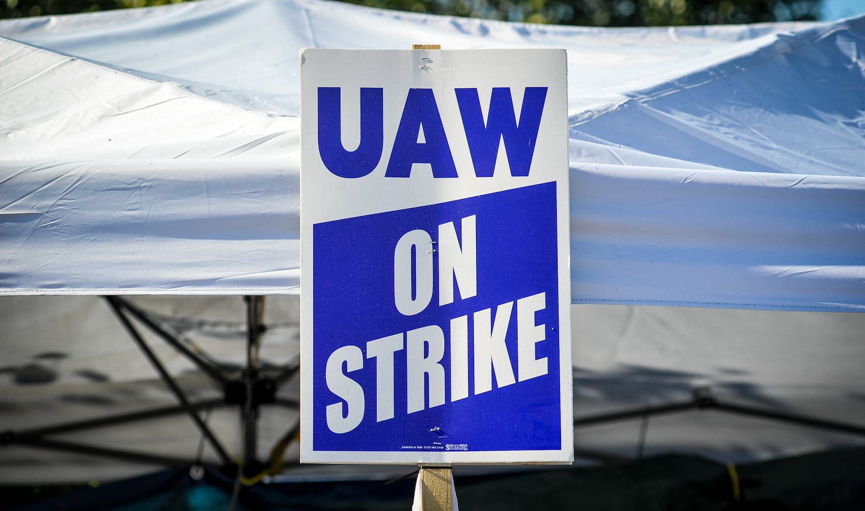 Presidential candidate visits UAW workers on strike in  West Chester