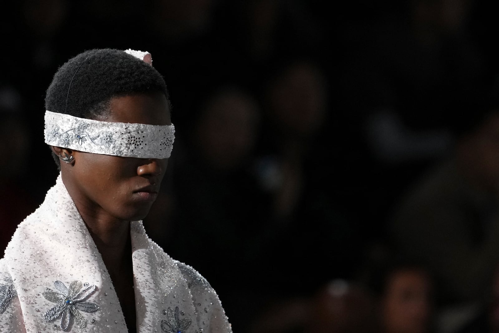 A model wears a creation as part of the men's Dior Homme Fall-Winter 2025-2026 collection, that was presented in Paris, Friday, Jan. 24, 2025. (AP Photo/Thibault Camus)