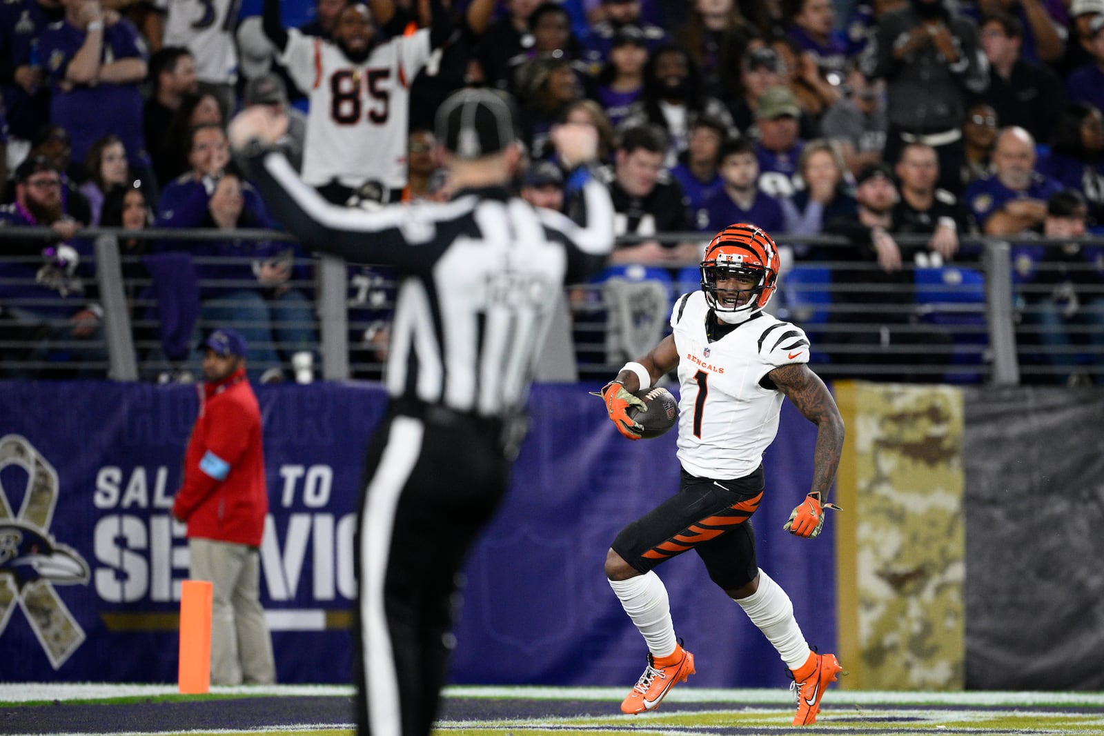 Cincinnati Bengals wide receiver Ja'Marr Chase celebrates after scoring a 67-yard touchdown during the second half of an NFL football game against the Baltimore Ravens, Thursday, Nov. 7, 2024, in Baltimore. (AP Photo/Nick Wass)