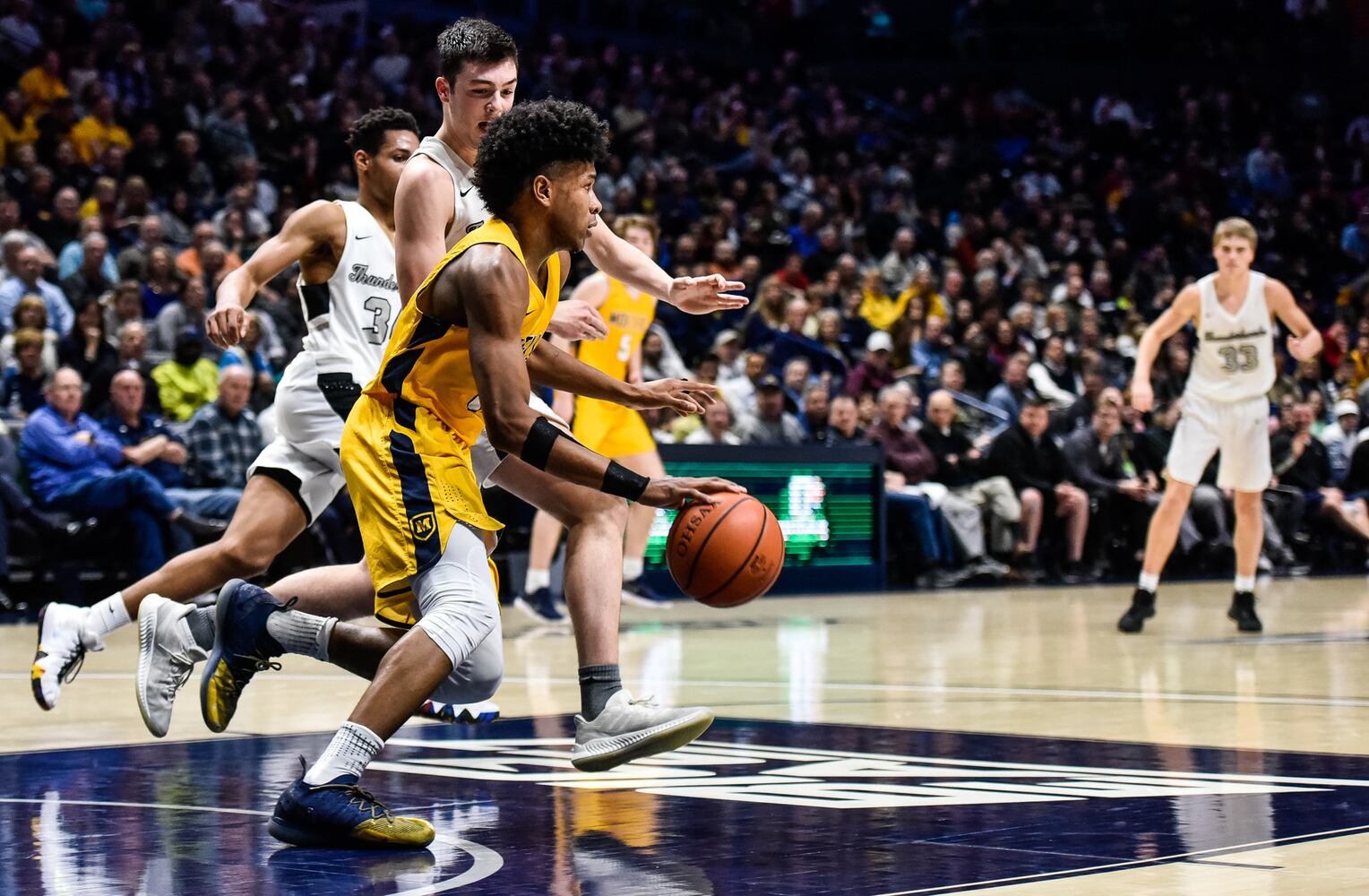 Lakota East falls to Moeller in D1 Regional basketball semifinal