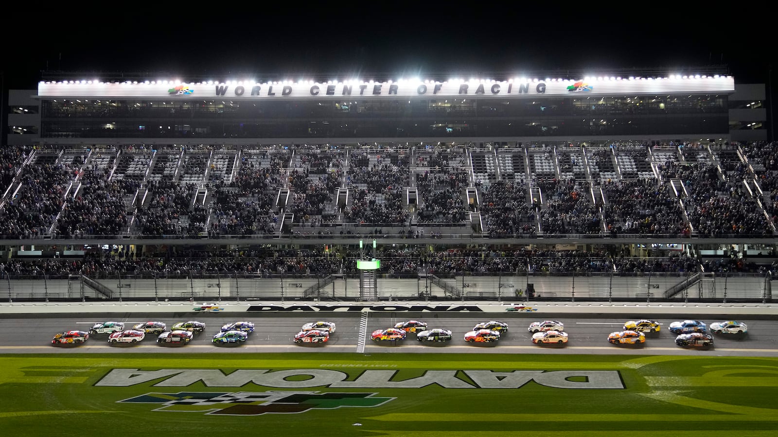 Chase Briscoe(19) leads the field at the start during the first of two NASCAR Daytona 500 qualifying auto races Thursday, Feb. 13, 2025, at Daytona International Speedway in Daytona Beach, Fla. (AP Photo/Chris O'Meara)