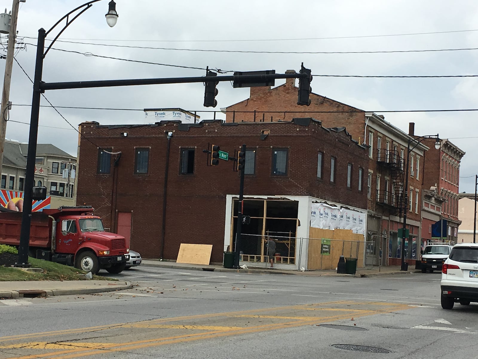 Quarter Barrel Brewery & Pub, based in Oxford, is working to bring rooftop dining to the southwest corner of Main and B streets in Hamilton. MIKE RUTLEDGE/STAFF