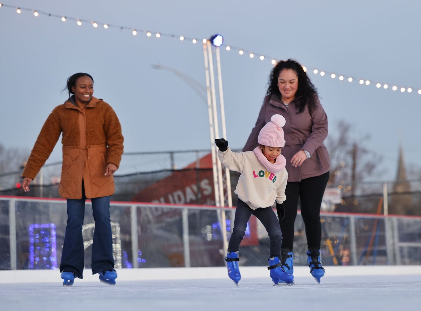 121323 Middletown ice skating