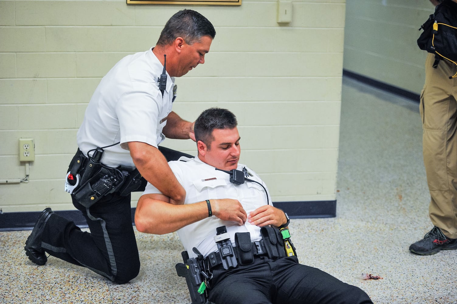 Hamilton police holds active shooter training at Hamilton High