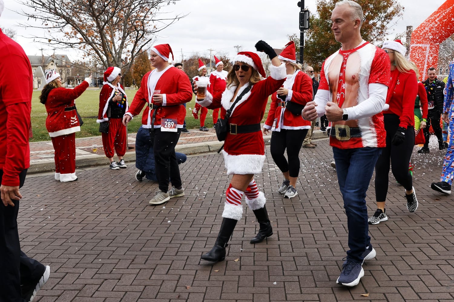 120223 SantaCon Hamilton