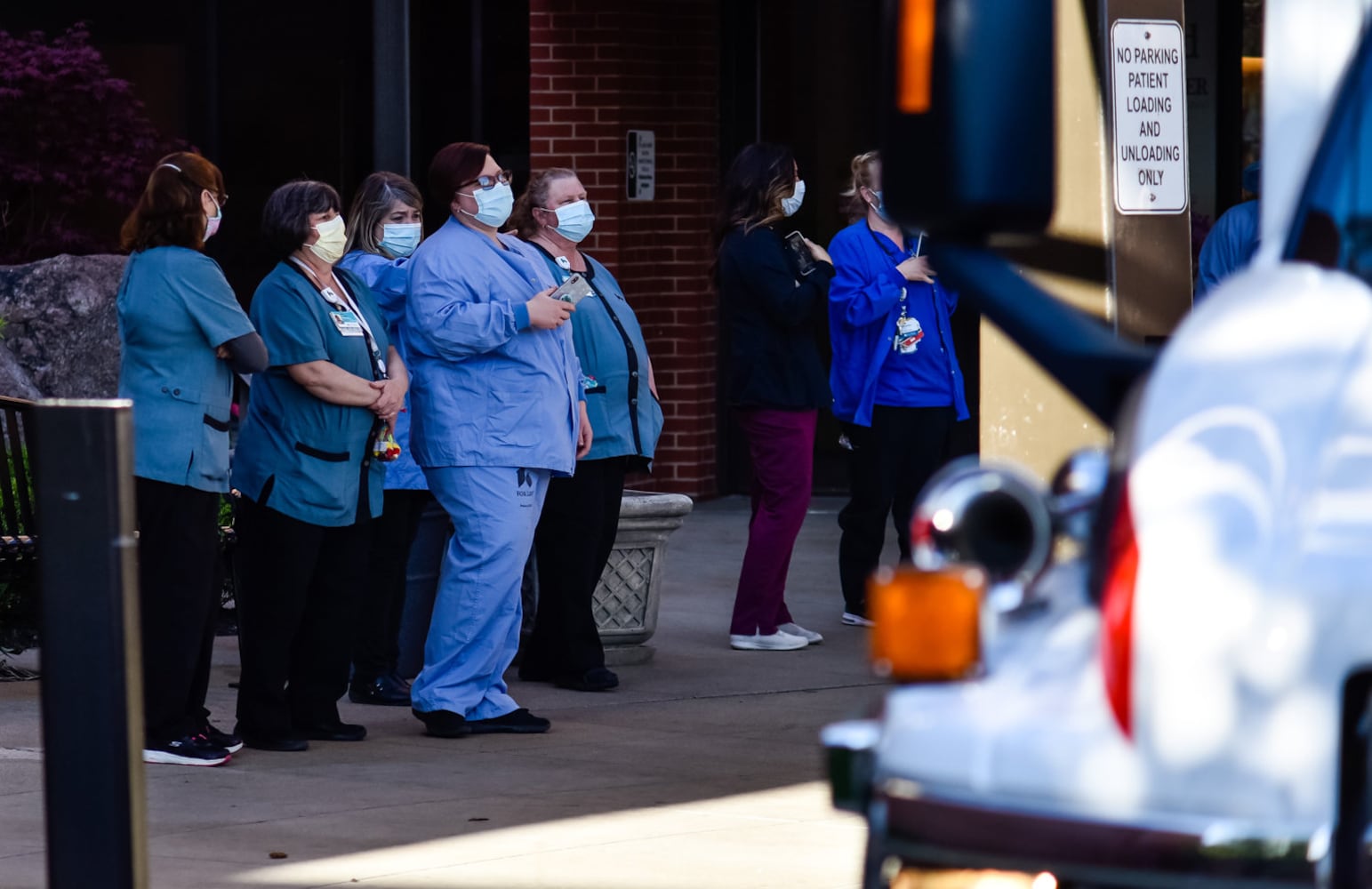 First responders show support for health care workers at local hospitals