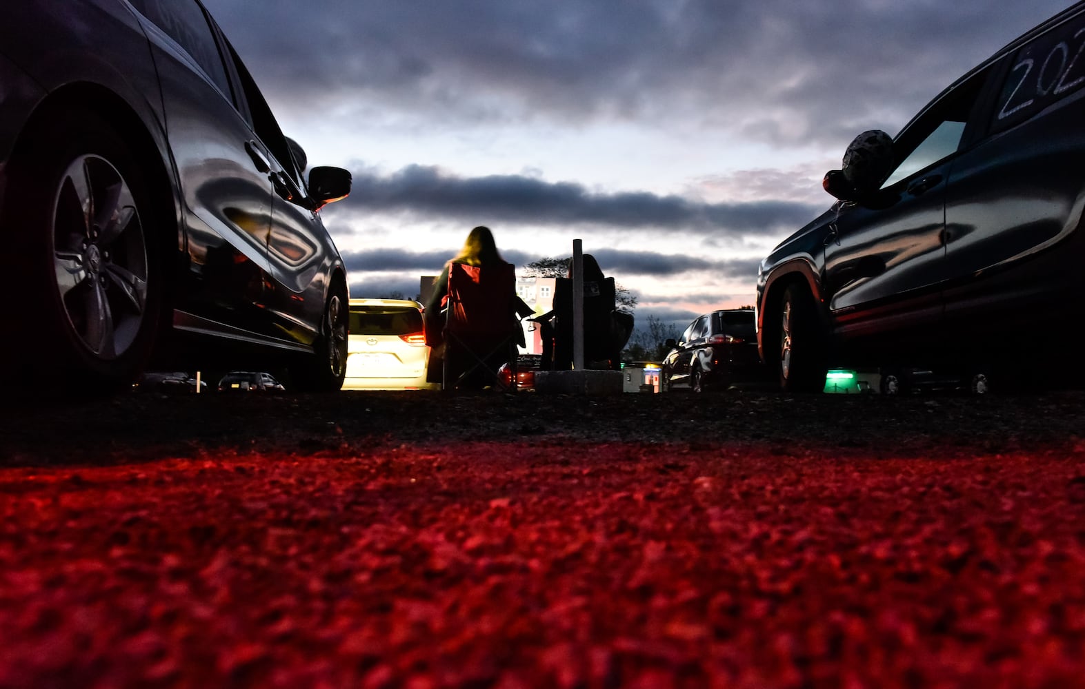 Hamilton High School seniors celebrate graduation at Holiday Auto Theatre drive-in