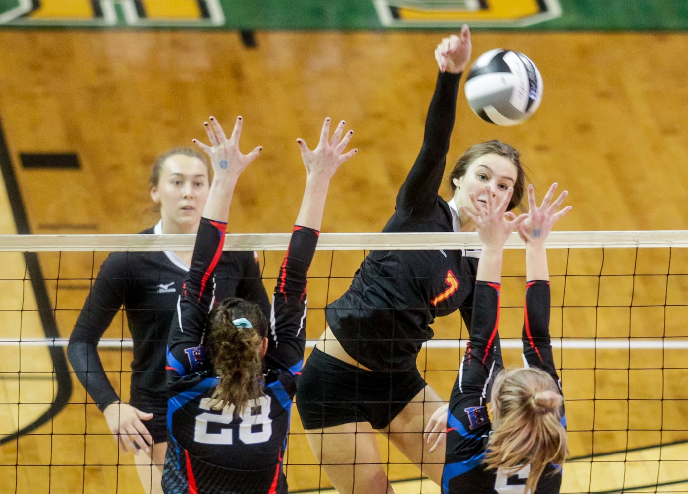 Fenwick wins Division II State volleyball championship against Highland